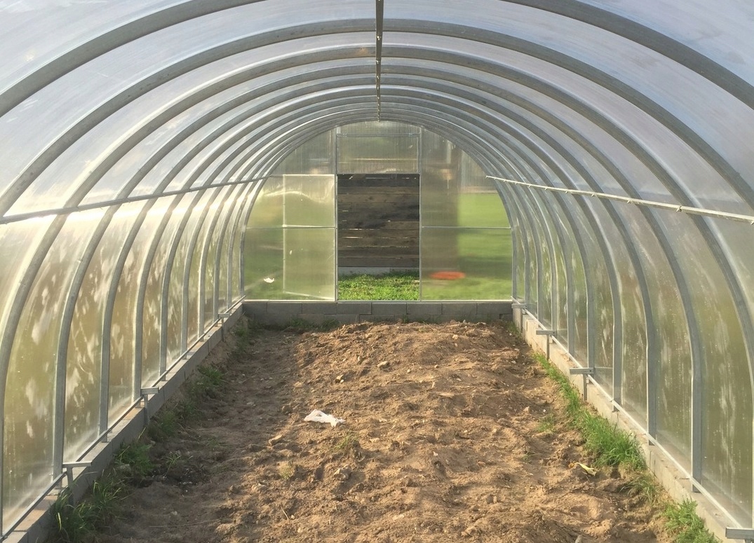 Szklarnia z poliwęglanu Tunel ogrodowy 3,5x2 m profile 20x40 poliwęglan 6mm Wysokość produktu 200 cm