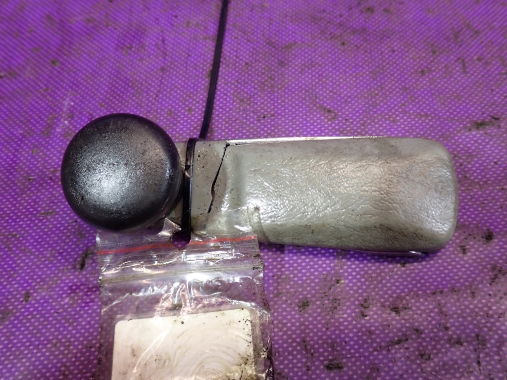 MERCEDES 124 97-93 KORBKA SZYBY DRZWI 2017680136