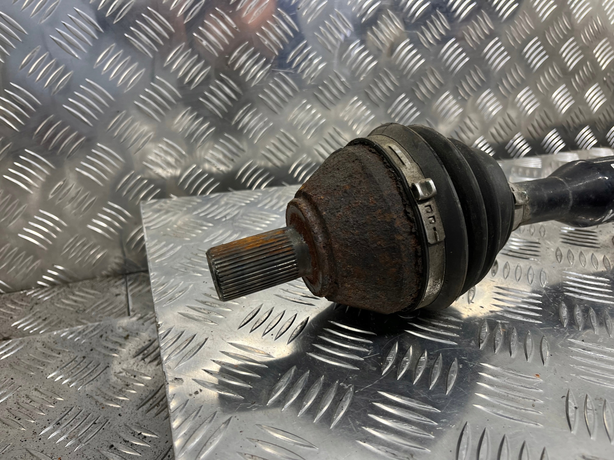 semi-axis semi-axis left front VOLVO XC70 II 31367534
