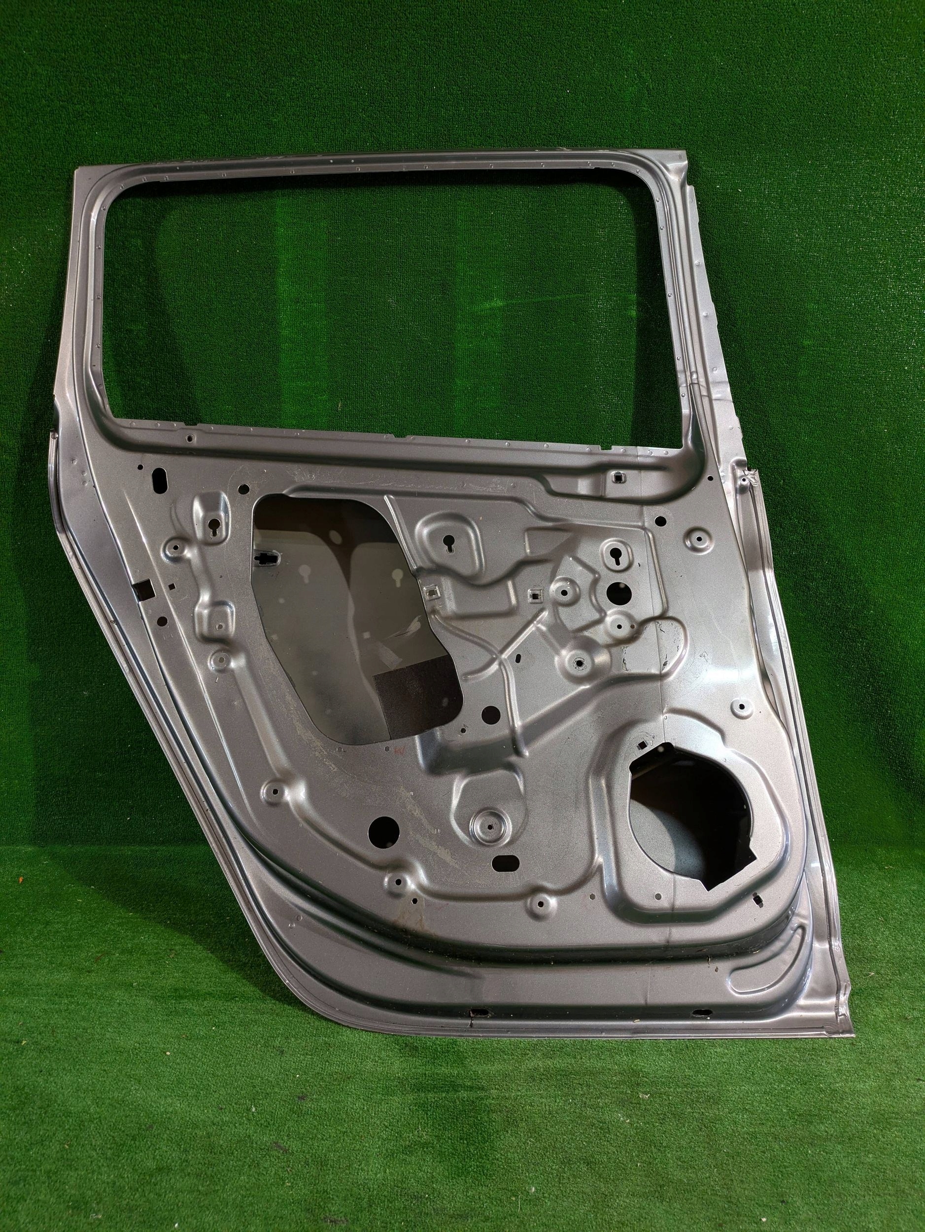 door rear. left left rear part OPEL ZAFIRA C