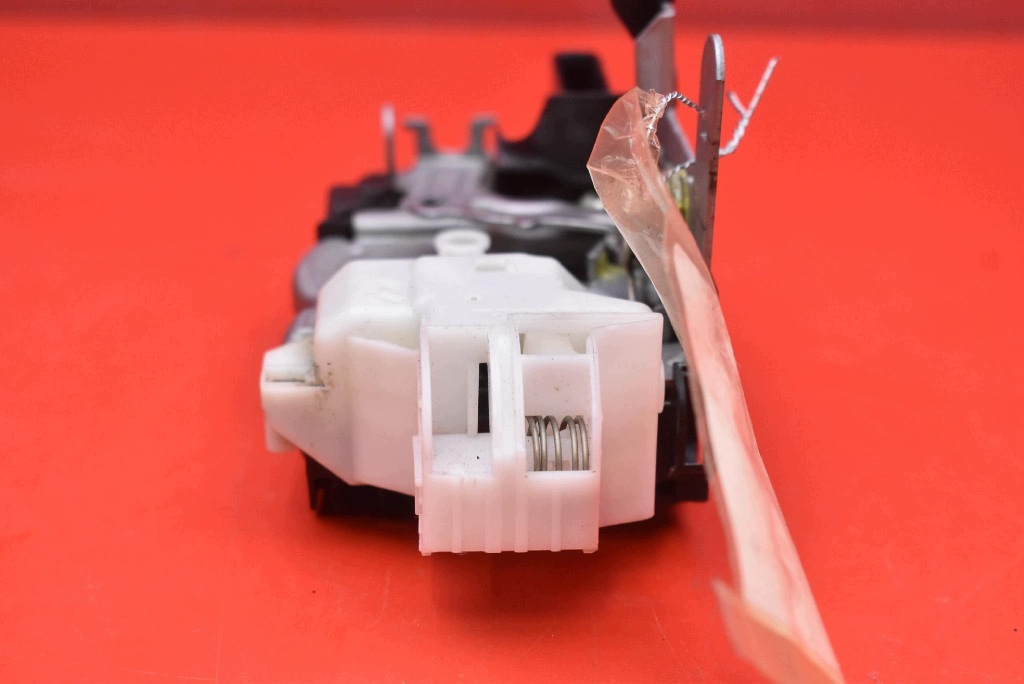 lock door right front front EU 31391823 VOLVO V40 2 II 12-16