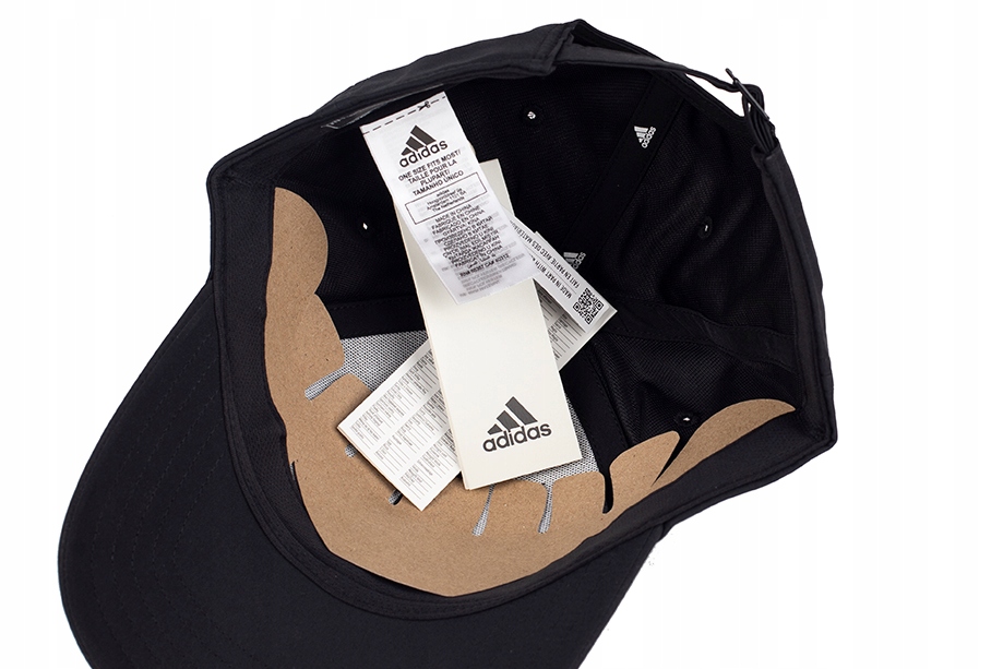 Czapka z daszkiem adidas Baseball Cap OSFY Model ADIDAS LIGHTWEIGHT METAL BADGE BASEBALL CAP