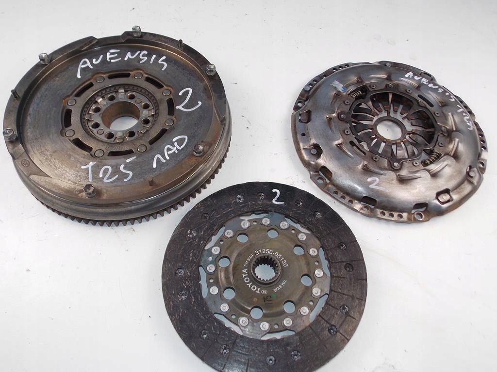 ДВУХМАССОВОЕ колесо сцепления TOYOTA AVENSIS T25 2.0 D4D