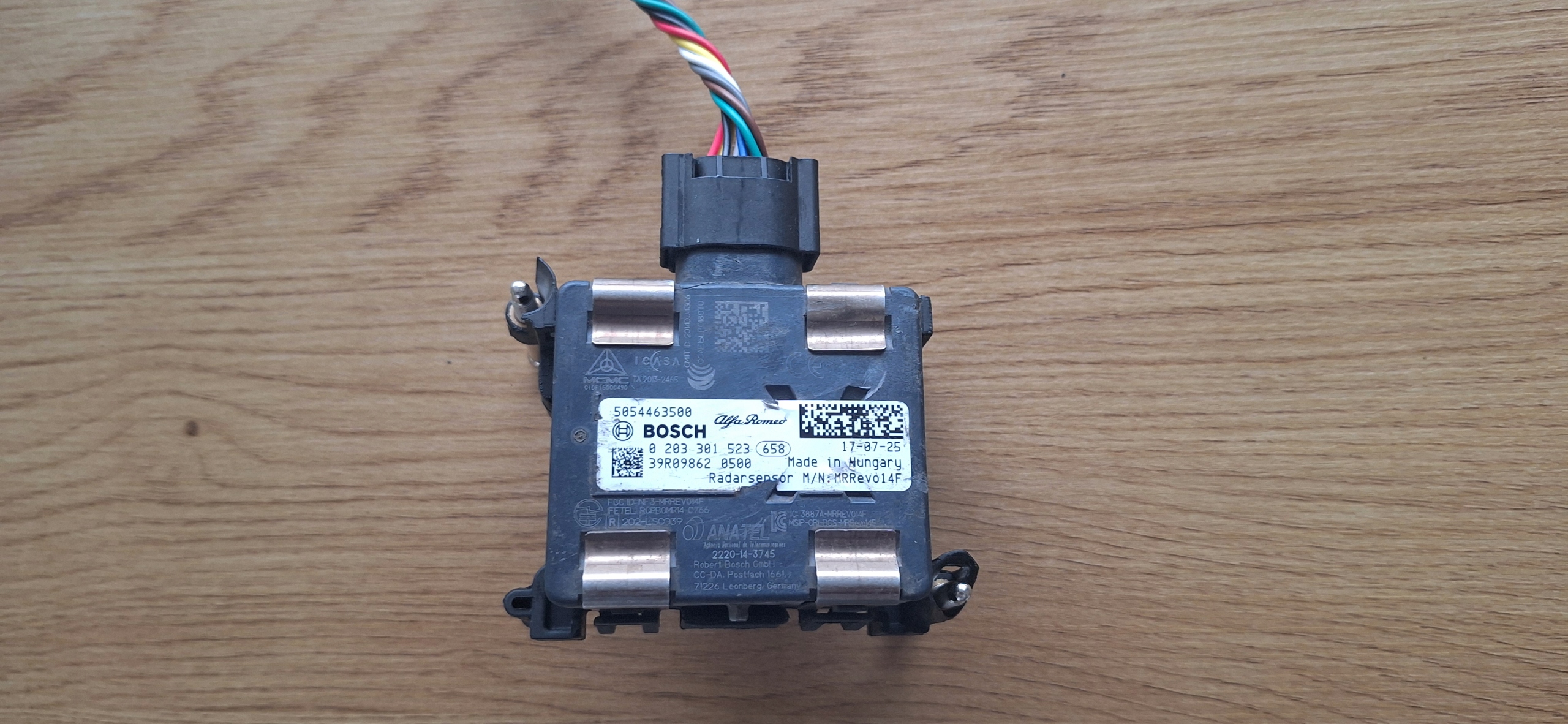Alfa Romeo Giulia Stelvio radar distronic czujnik 5054463500