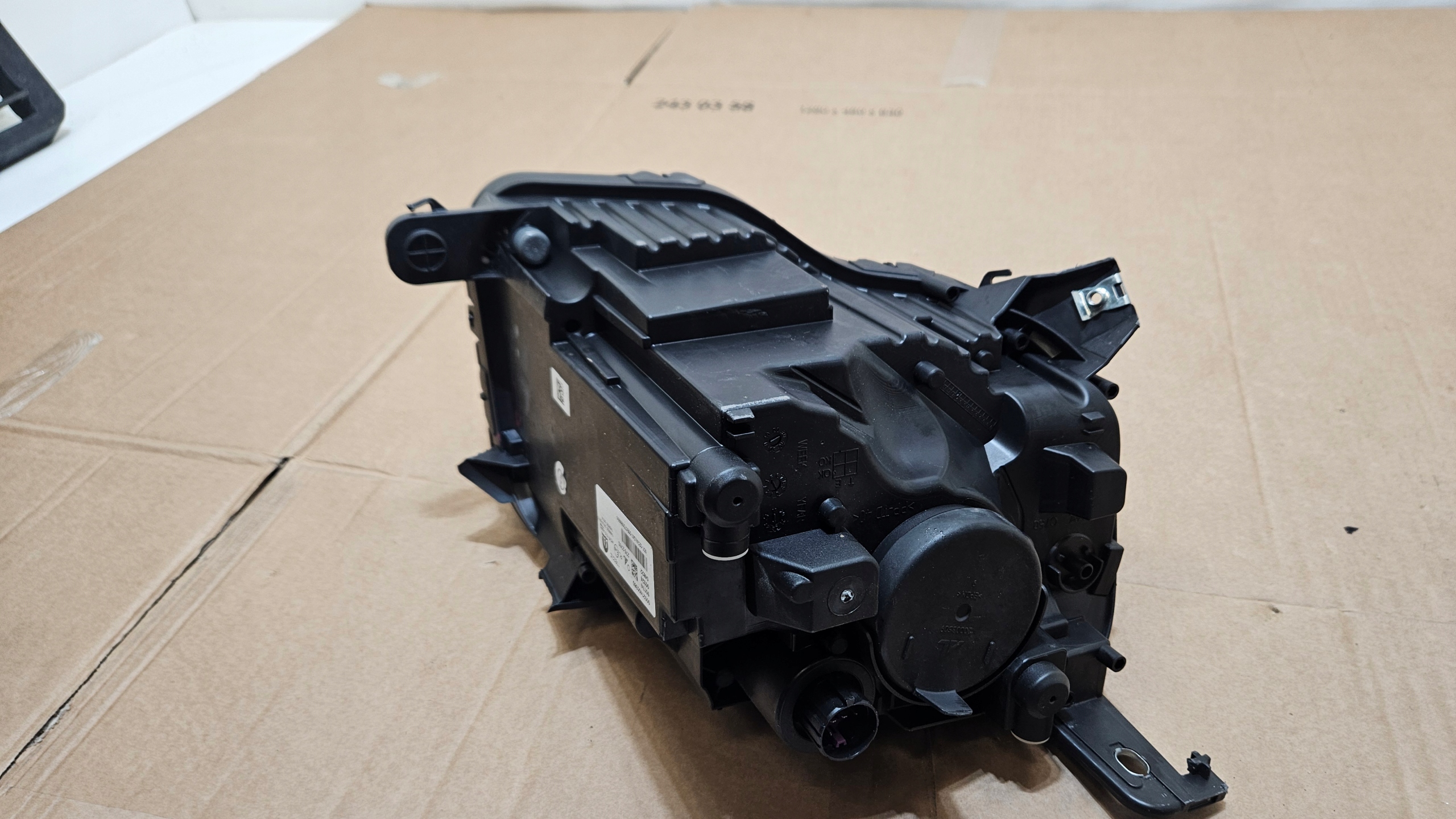 передняя левый FIAT 500E 00521400360