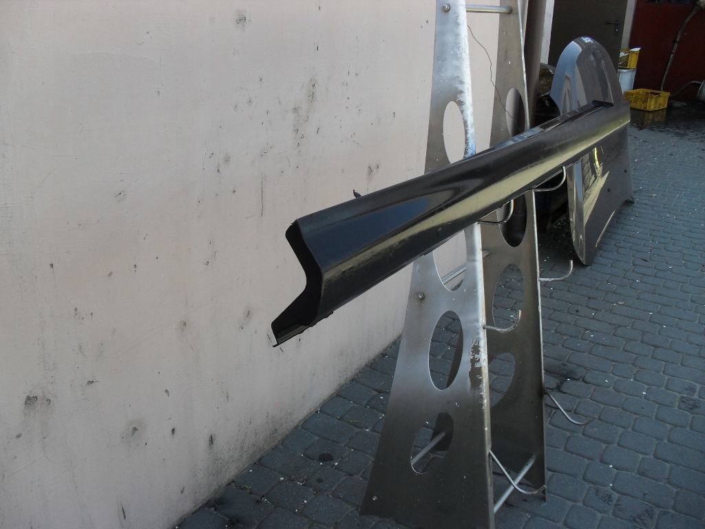 FORD FOCUS MK3 LISTWA PROGOWA PRAWA 2010- Typ samochodu Samochody osobowe