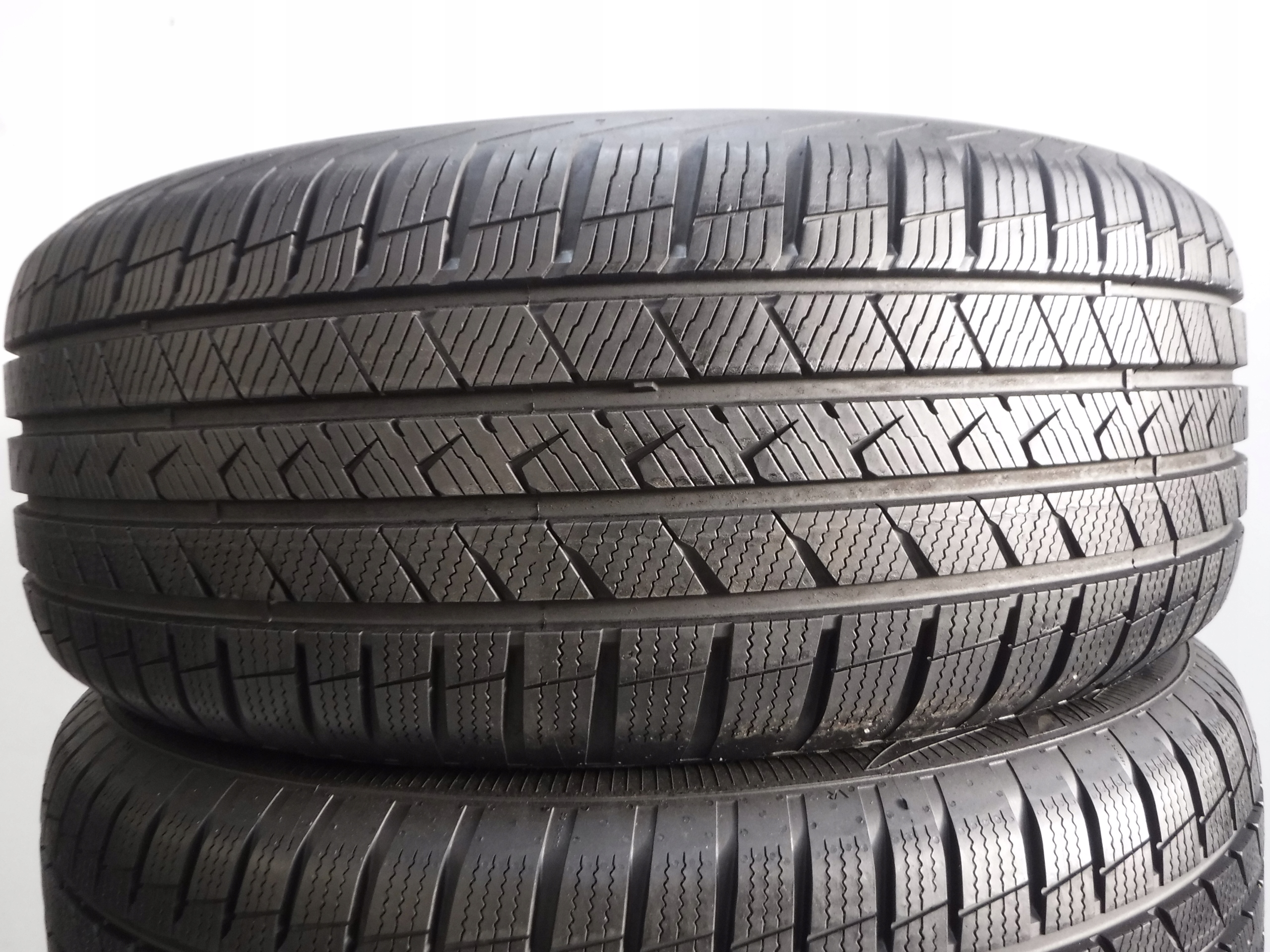 OPONY CAŁOROCZNE VREDESTEIN QUATRAC PRO 255/55/19 Profil opony 55