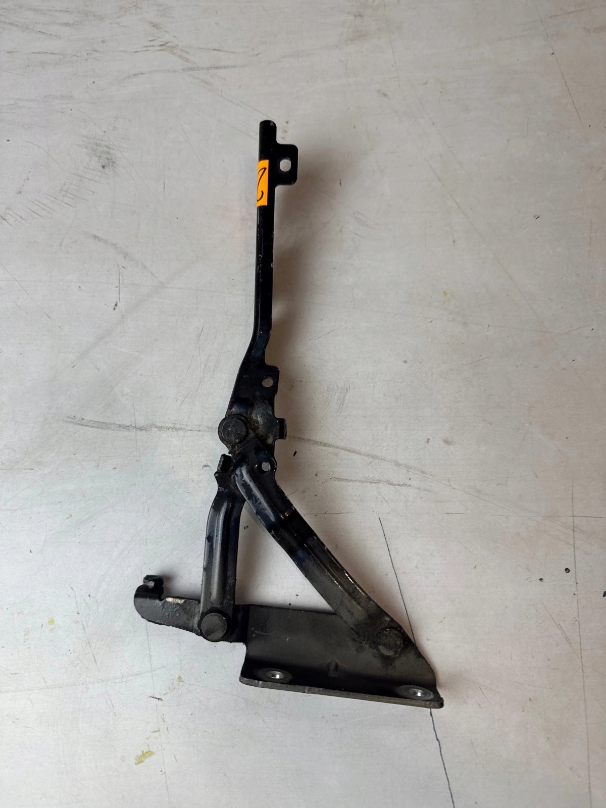 hinge bonnets front front right Volkswagen Golf V