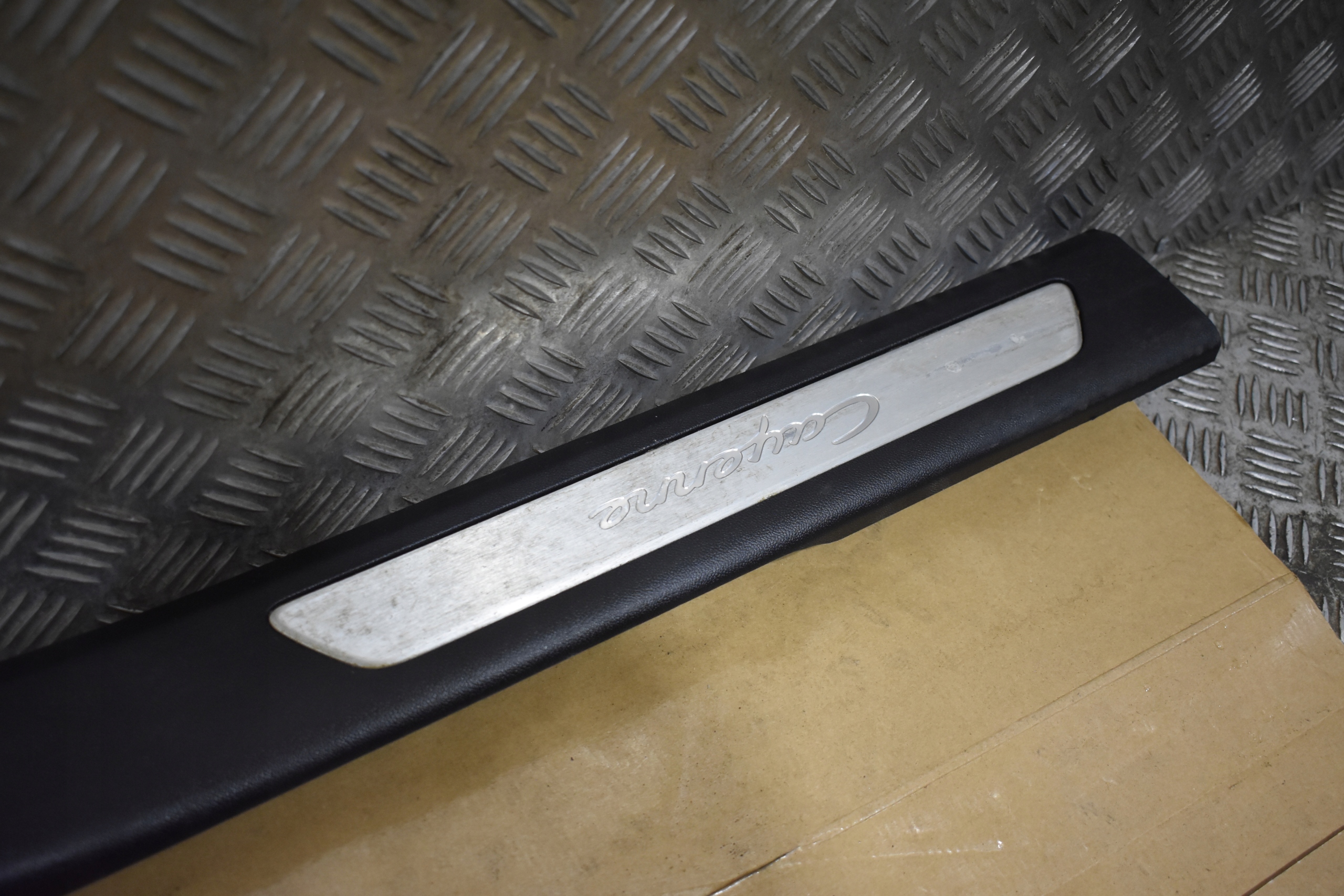 moulding cap threshold left PORSCHE CAYENNE 9Y 1