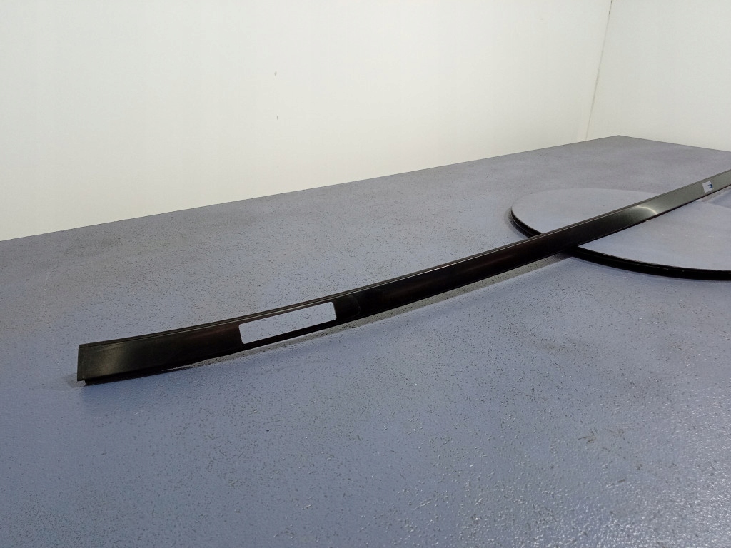 MERCEDES GLE W167 LISTWA DACHOWA DACHU PRAWA A1676903804 Numer katalogowy części A1676903804