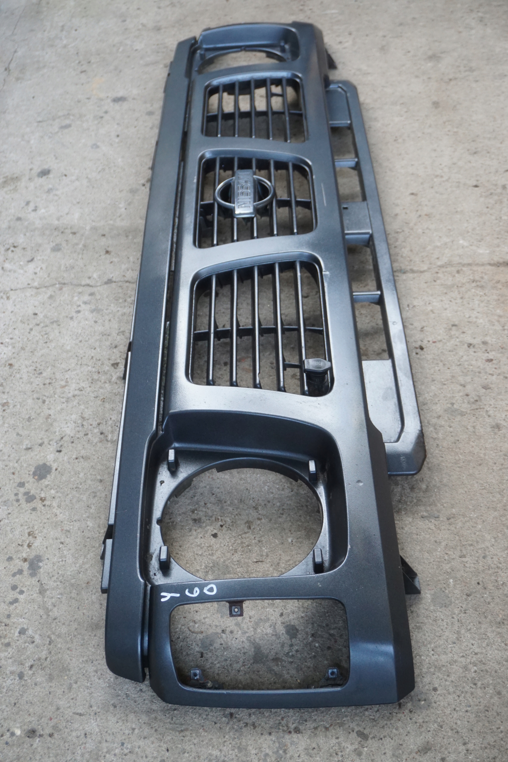Nissan Patrol Y60 Kühlergrill FRONTGRILL Kühlergitter - Thumbnail 5