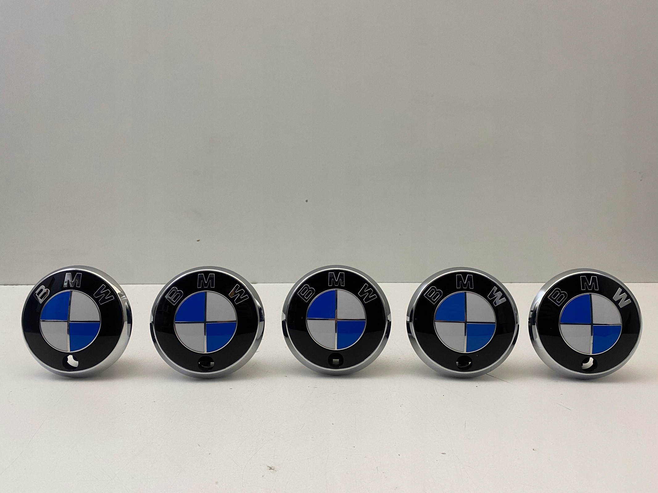 BMW M4 G82 ZNACZEK LOGO EMBLEMAT TYŁ POD KAMERE za 100.00PLN z Góra ...