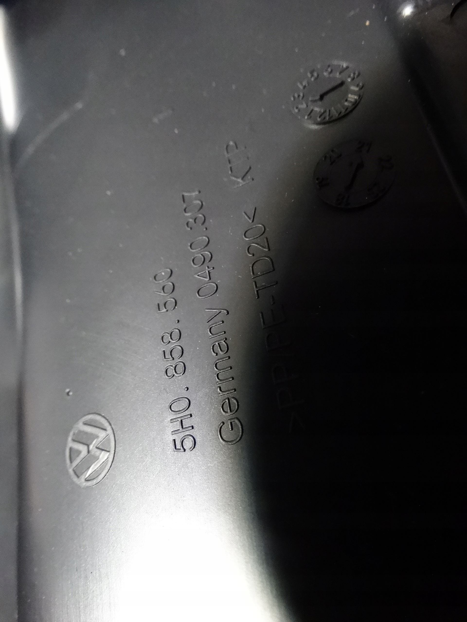 IDEALNA BLENDE ABDECKUNG DER LENKSÄULE DES LENKRADS VW GOLF VIII 1