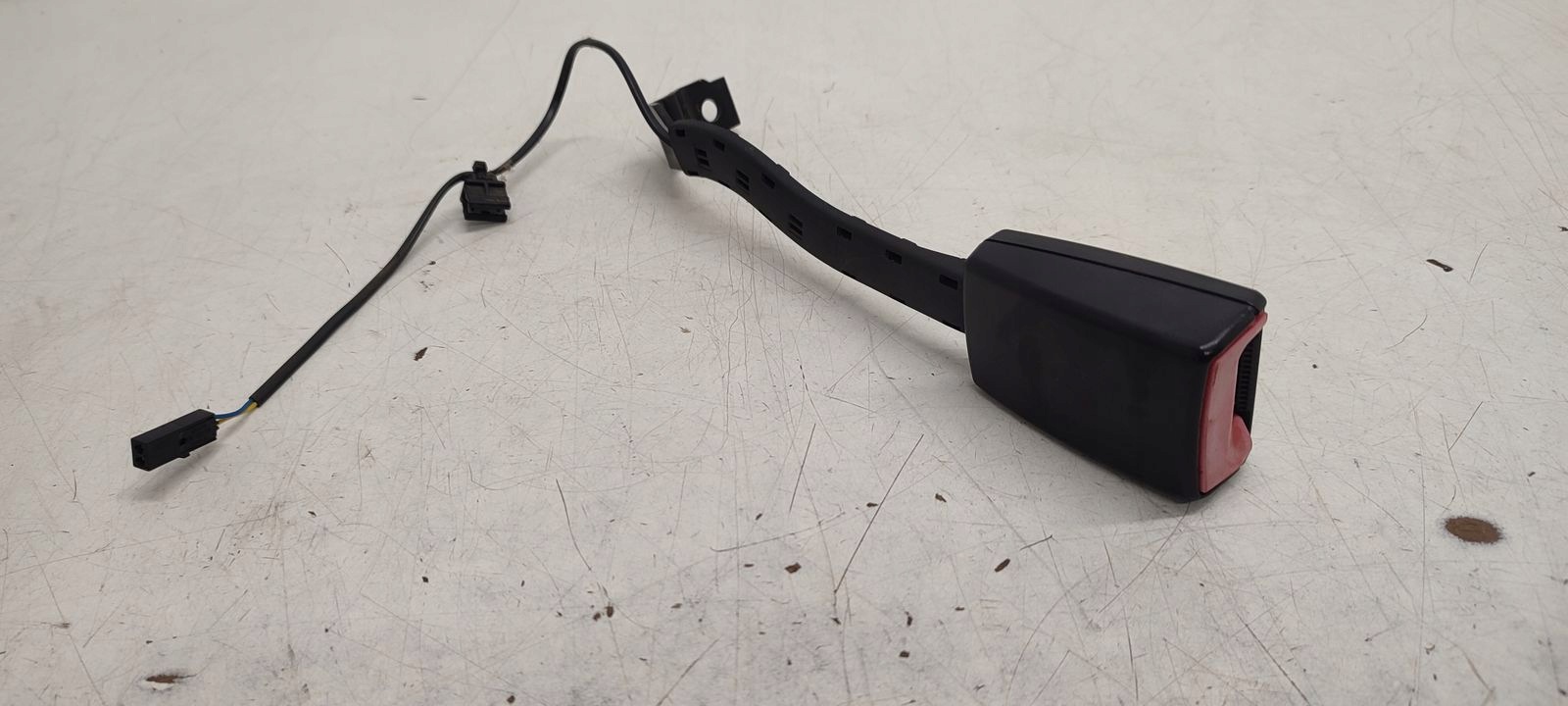 Zapinka supports left front Seat Leon II LIFT