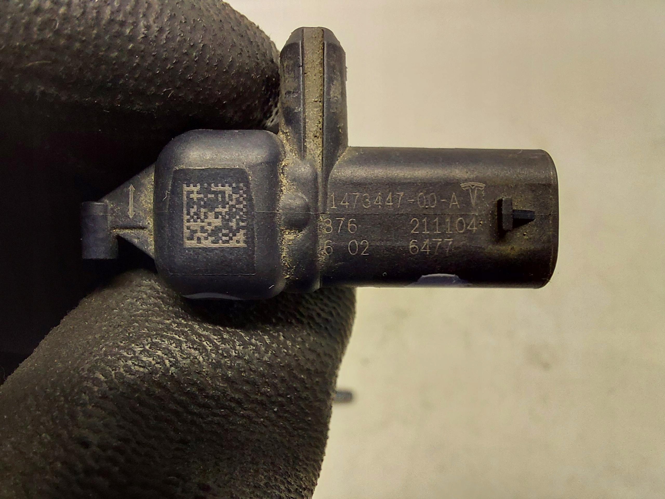 TESLA MODEL 3 2022r snímač nárazu airbag 1473447-00-A