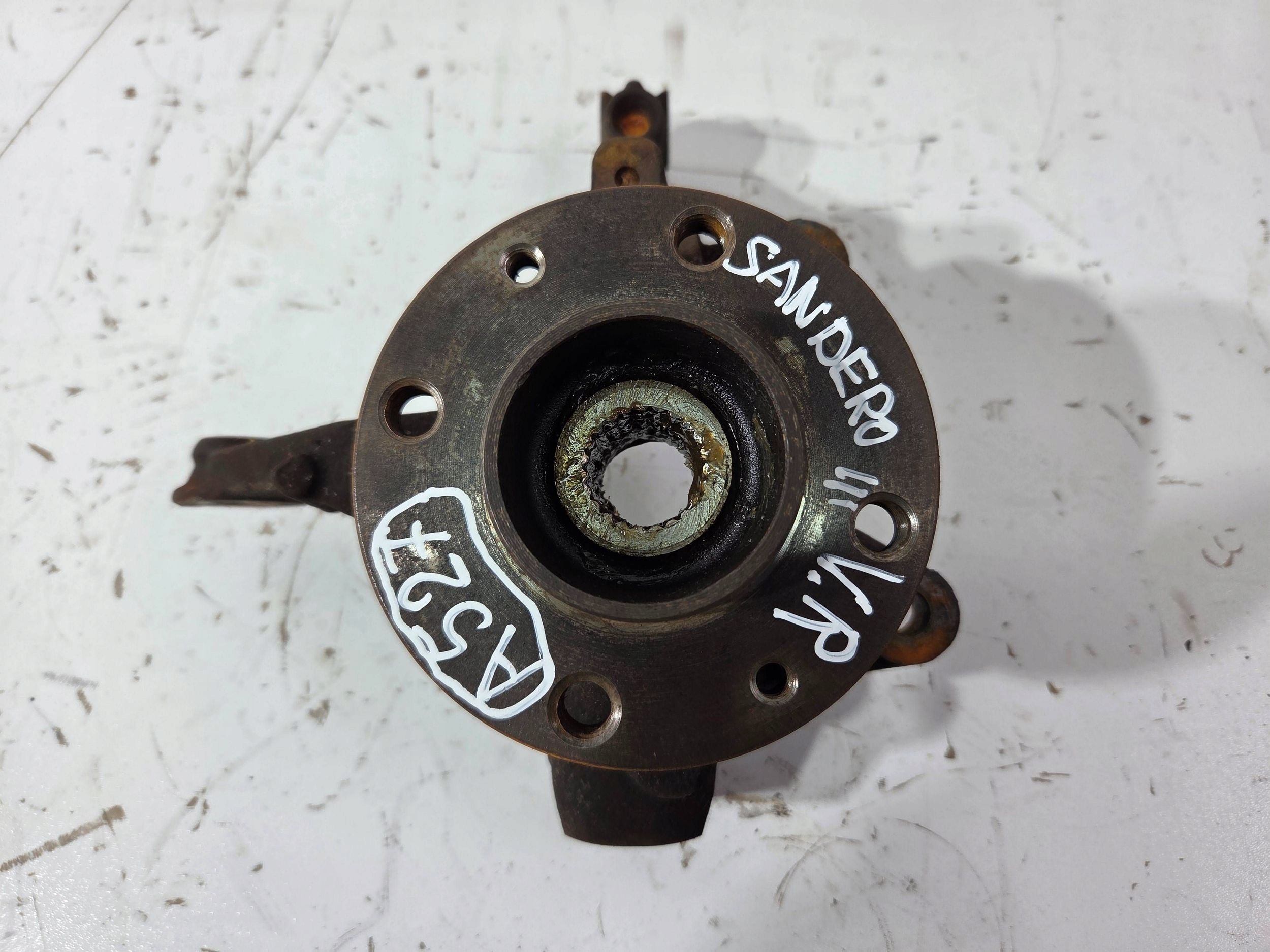 Dacia Sandero III swing front right 902R (A527)