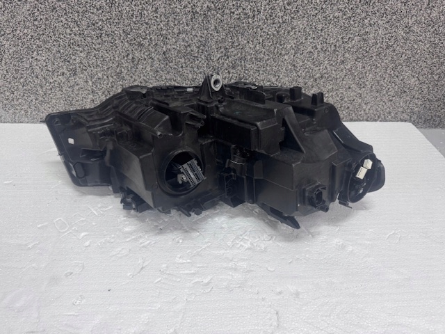 light left BMW G20 Full Led Adaptive Led USA