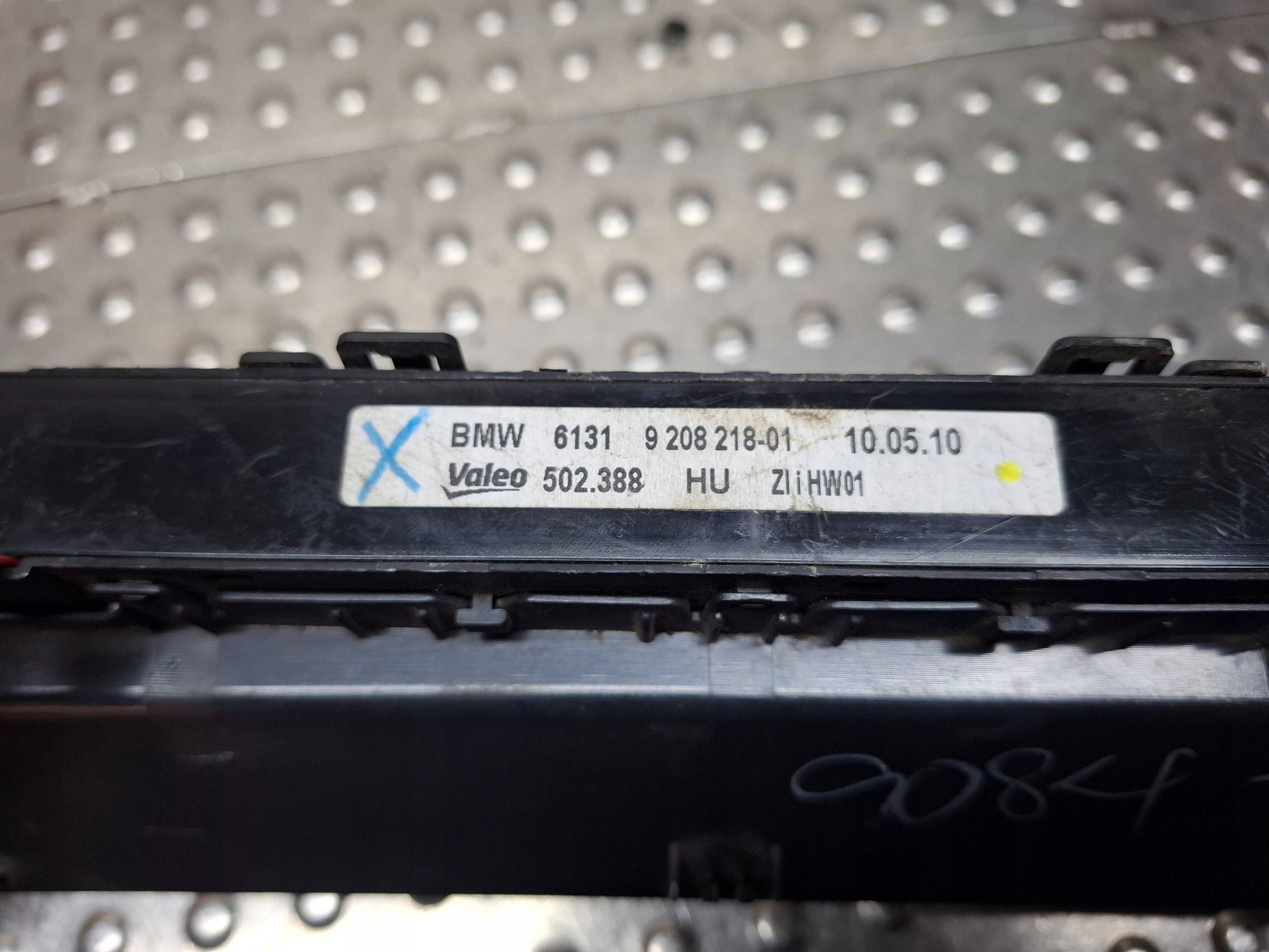Bouton PDC ASR ZJAZDU du capot Châssis 9208218 BMW X5 E70 X6 E71