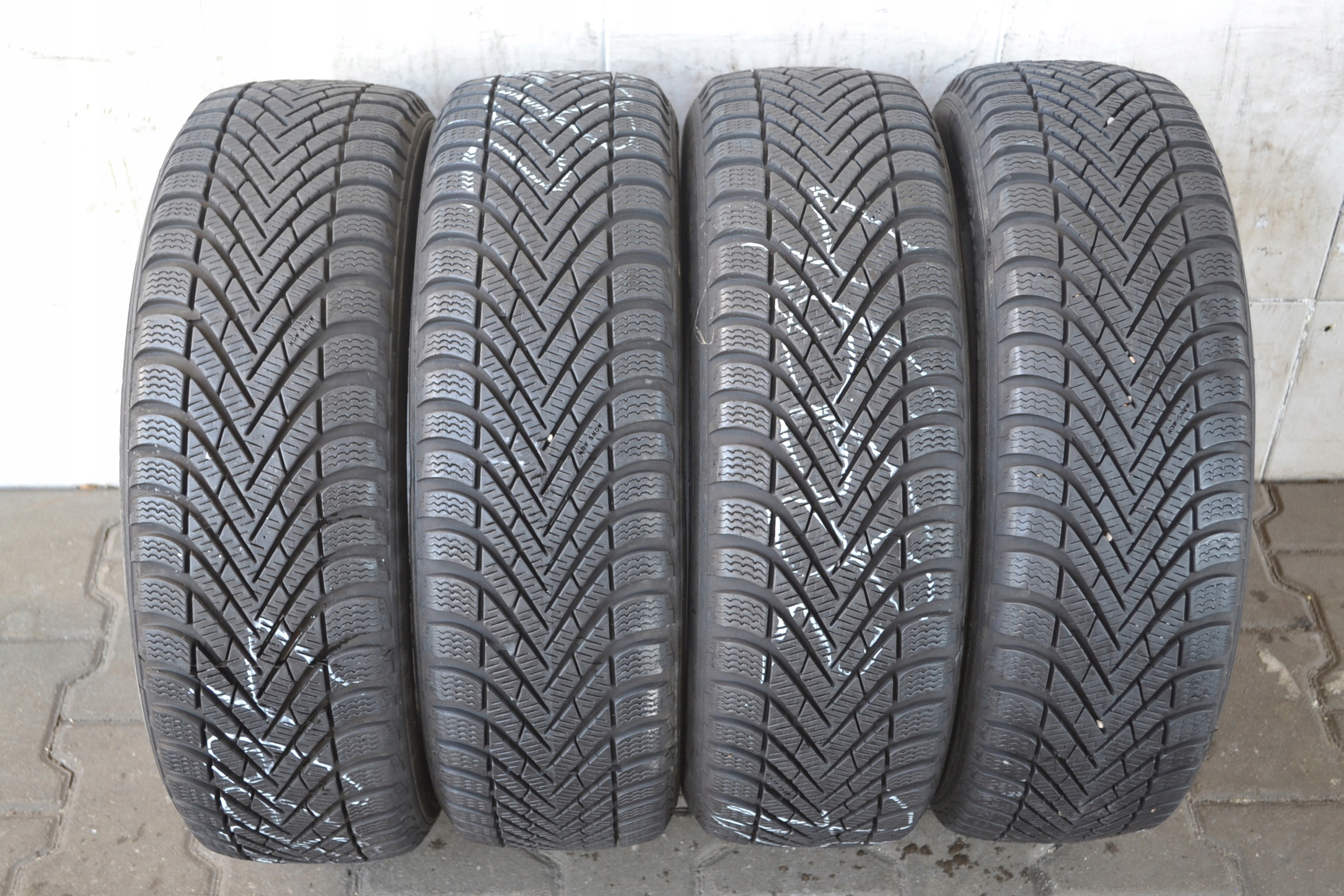 185/60R15 88T PIRELLI CINTURATO WINTER x4szt 4666z