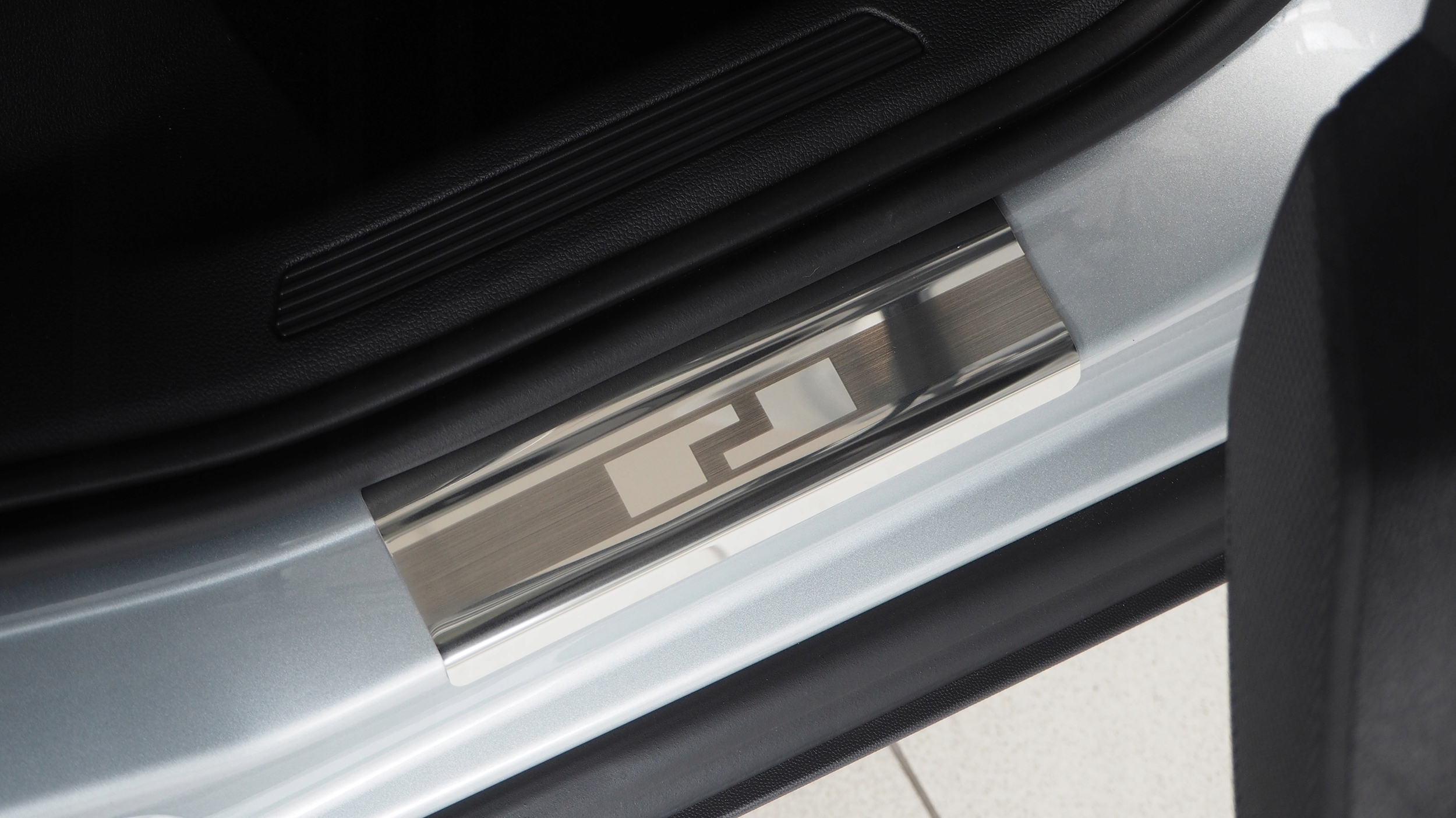 VW VOLKSWAGEN T-CROSS 2019- NAKŁADKI PROGOWE Producent Alu-frost