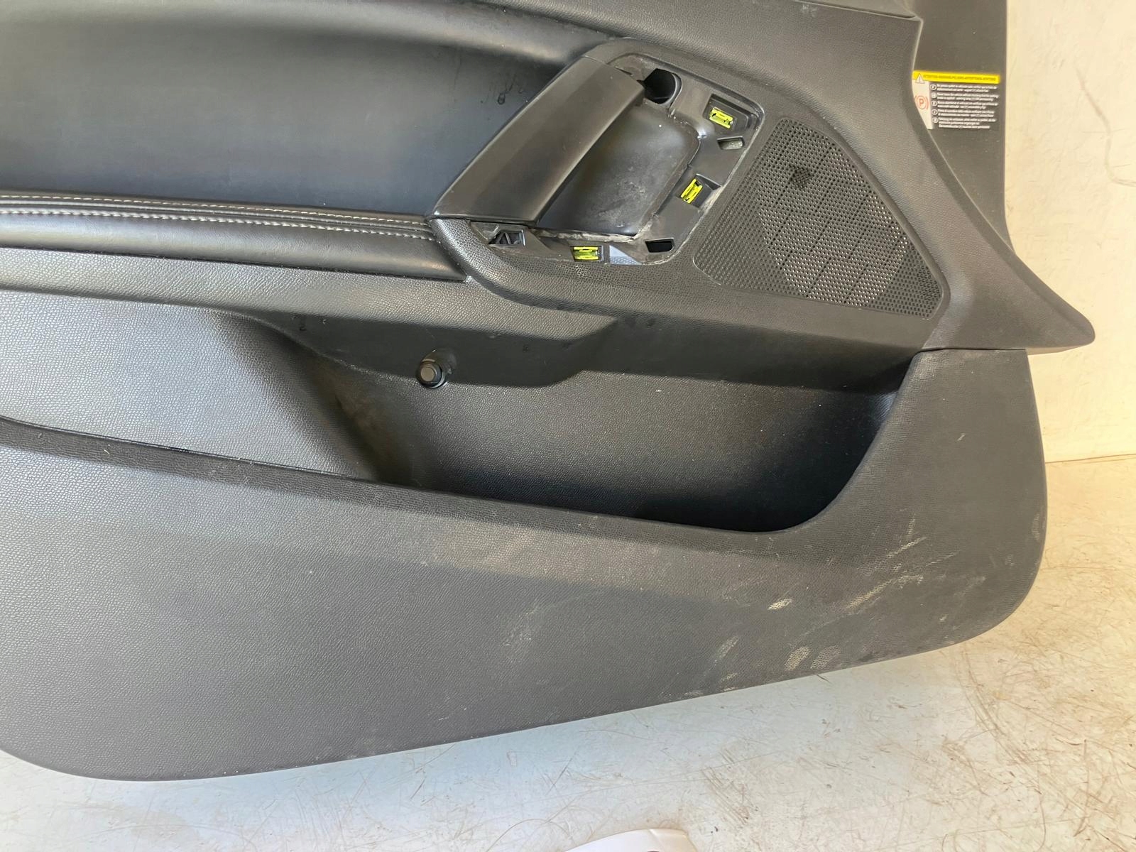 side door left front PEUGEOT 308 T9 leather BIALA NITKA