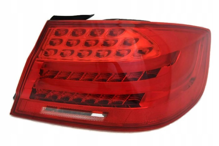 BMW 3 E92 COUPE 10-13 LAMPA TYLNA LED PRAWA NOWA ^