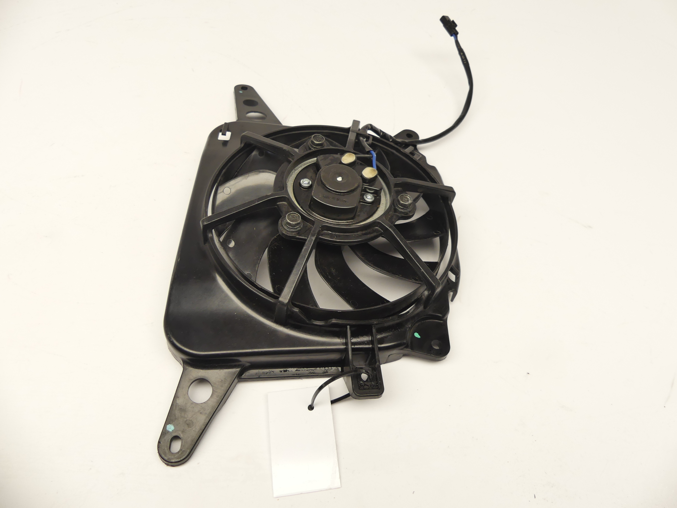 . WENTYLATOR CHŁODNICA RADIATOR TRIUMPH STREET TRIPLE 765 RS 20 + Producent Triumph OE