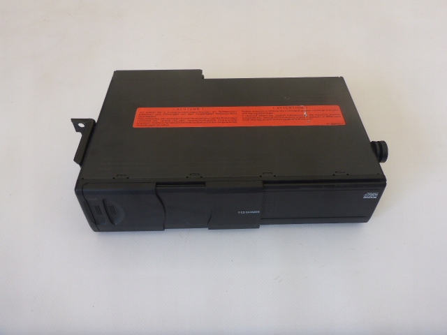 ORYGINALNA ZMIENIARKA PŁYT 6 CD BMW Z4 E85 03-