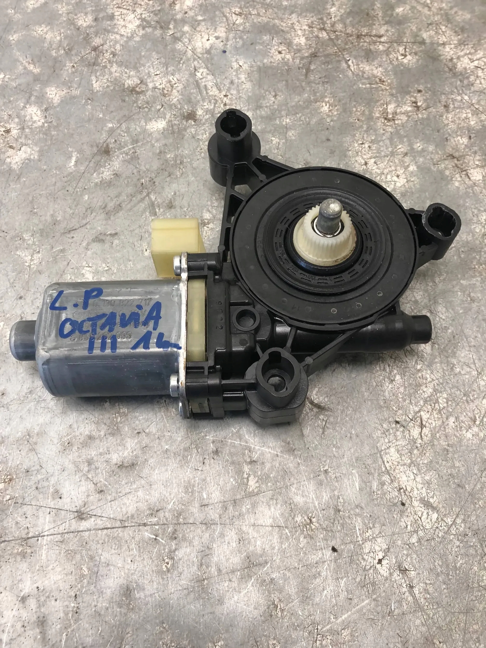 mini motor windows left front SKODA OCTAVIA III VRS KOMBI 5Q0959801B