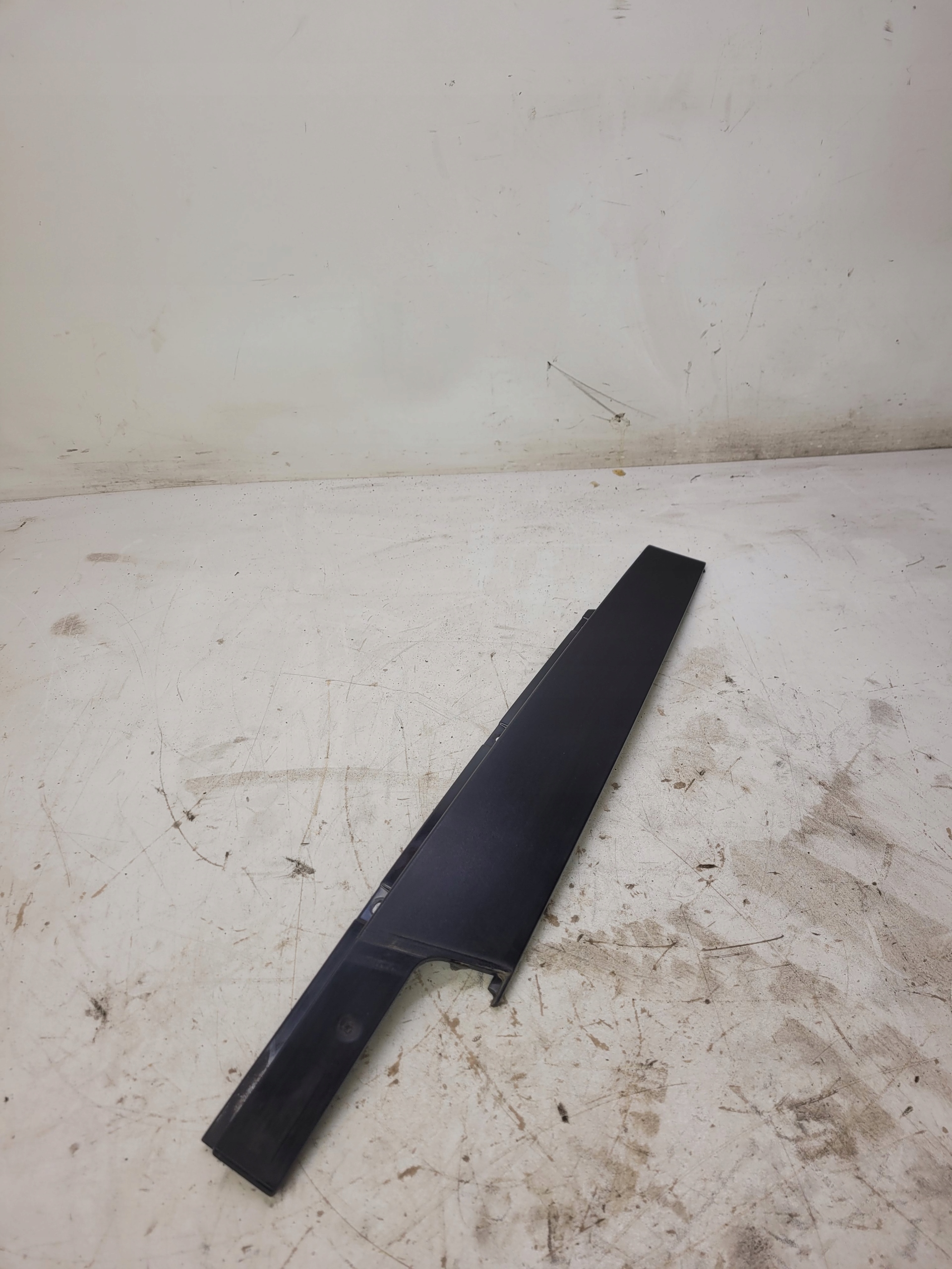 Накладка крышка стойки AUDI A4 B8 8K0837901N MAT