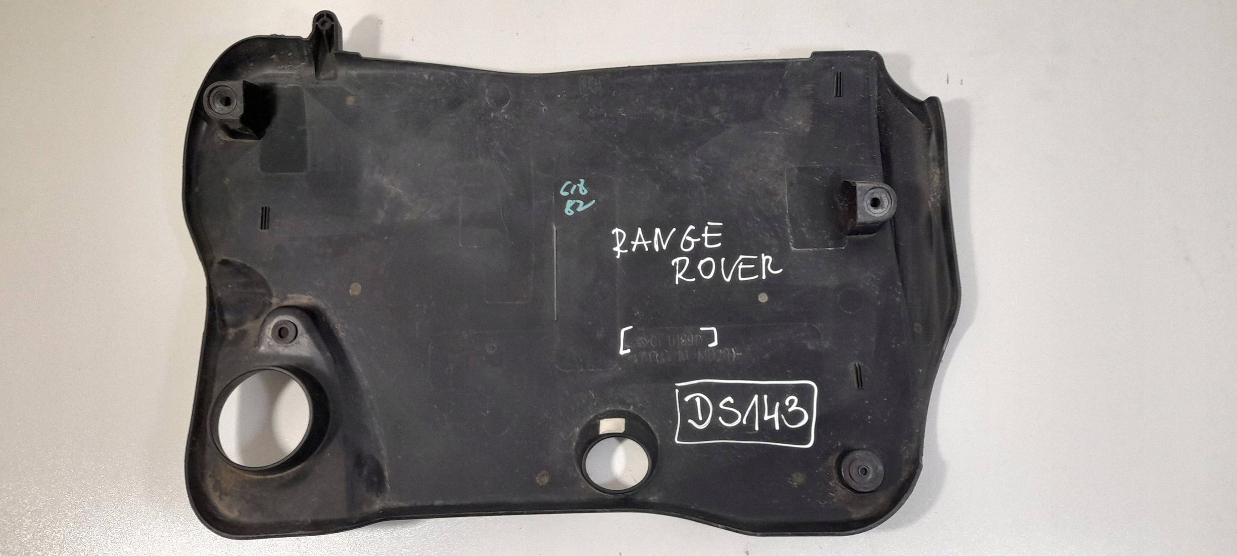 Range Rover fedél a motrot 0111189B (DS143)
