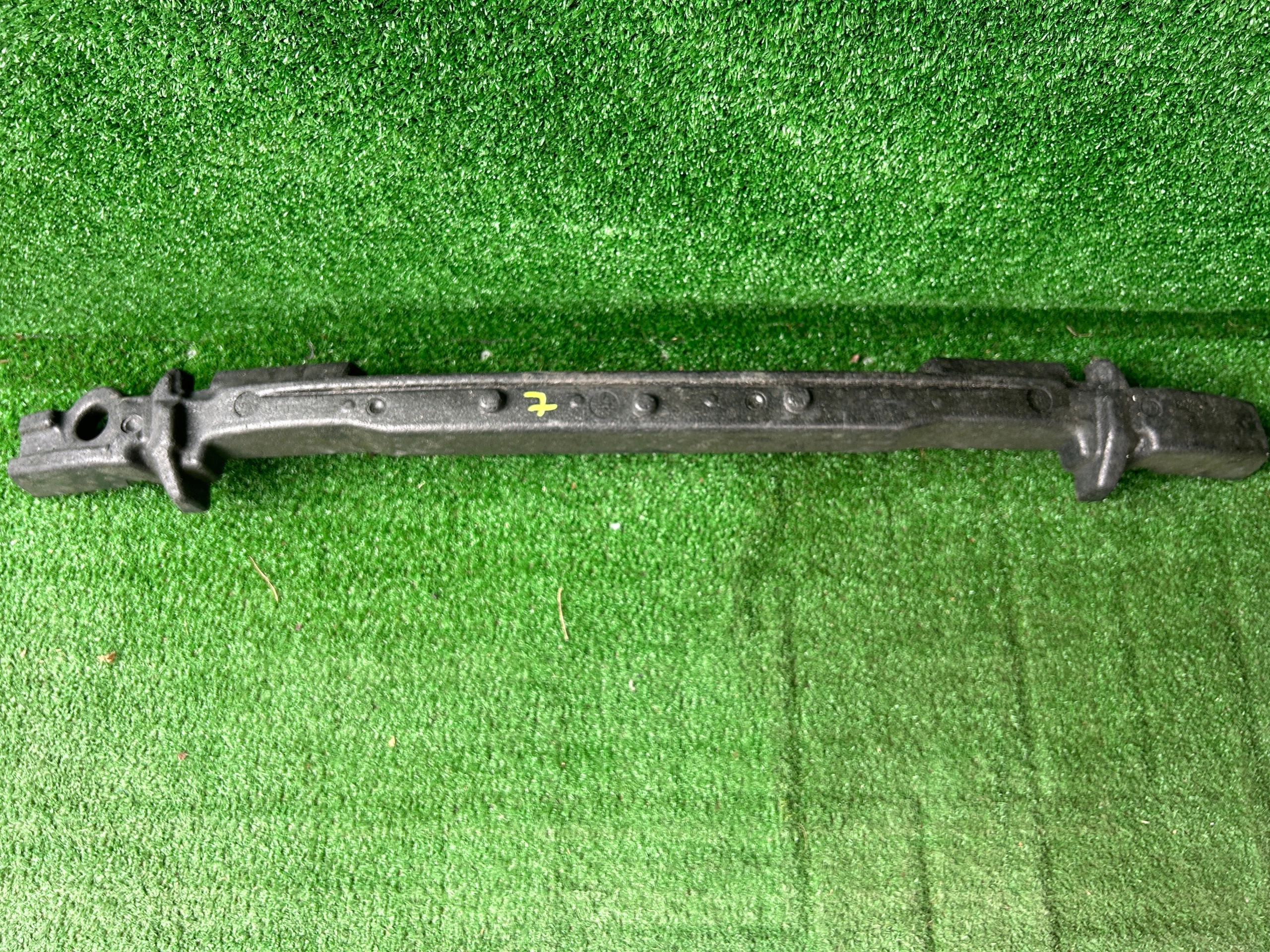 AUDI A3 8V ABSORBER nárazníku předek 8V3807550