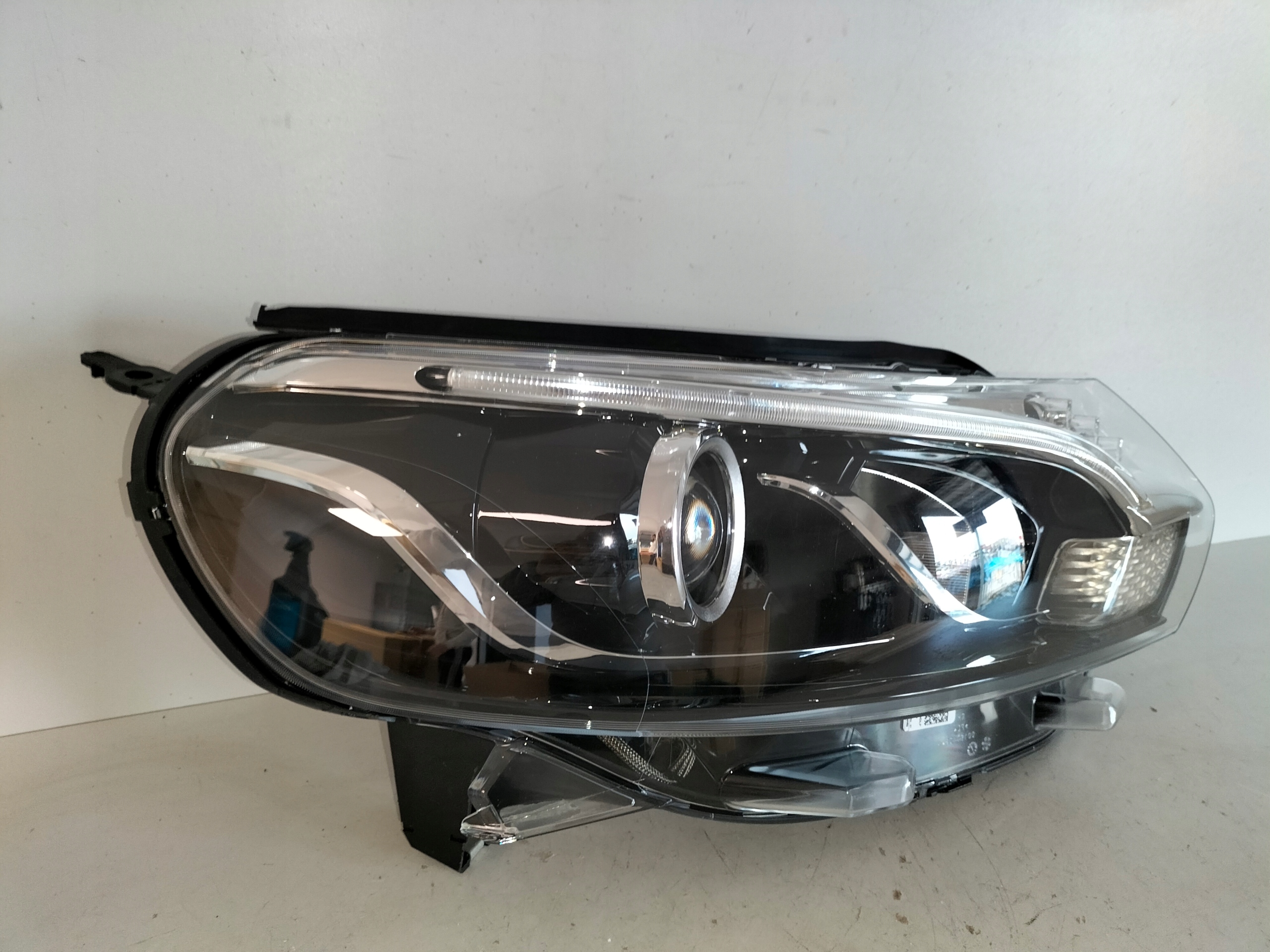 light front reflektor right TOYOTA PROACE II 16- XENON