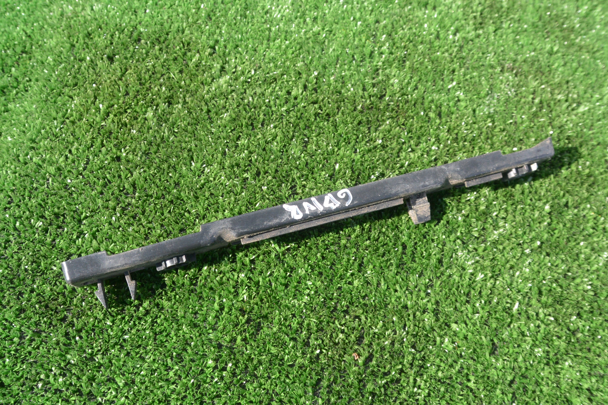 SUPPORTO PARAFANGO MINIGONNE DESTRA ANTERIORE MASERATI GHIBLI III