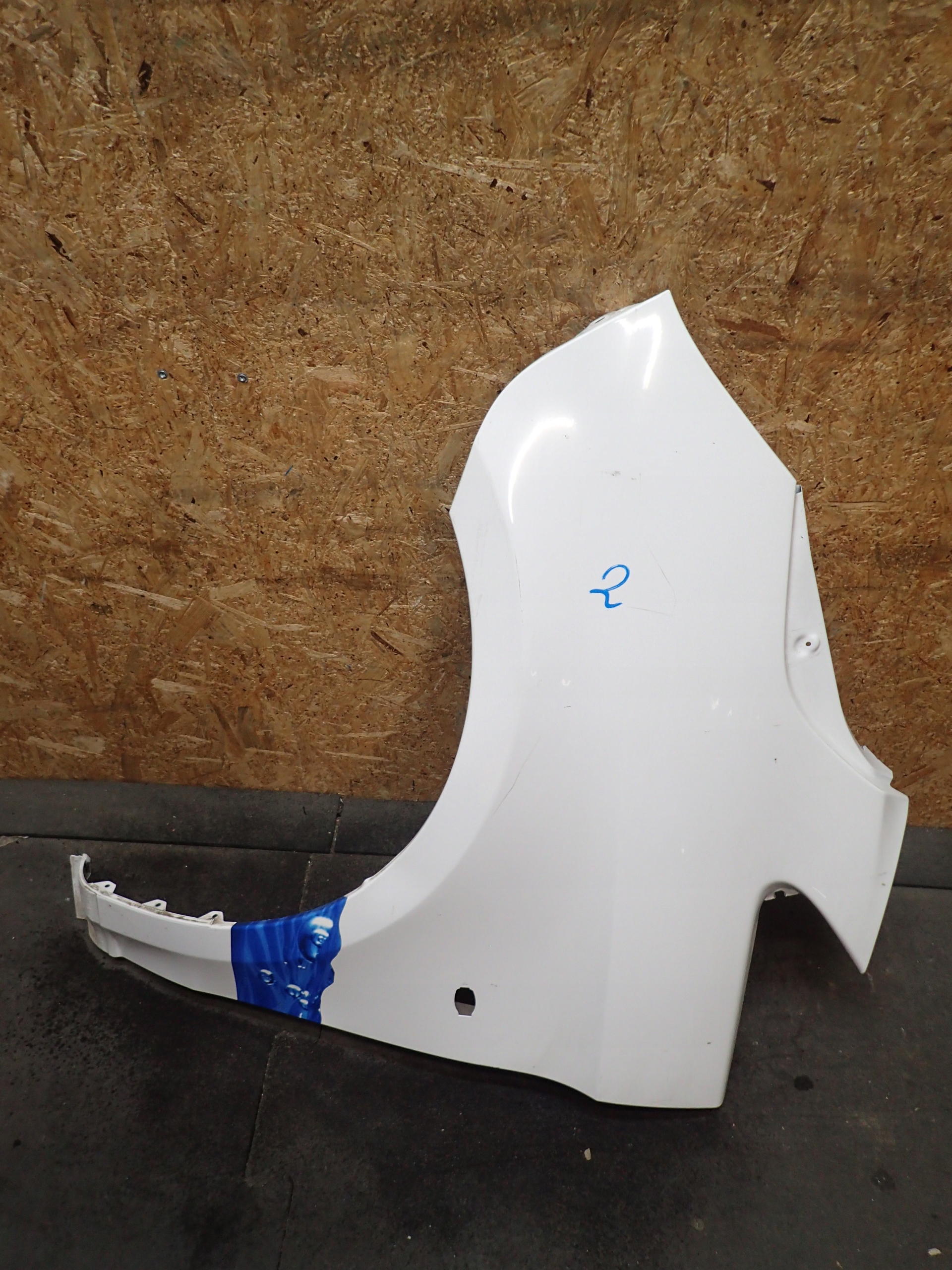 FENDER FRONT LEFT MERCEDES VITO W447
