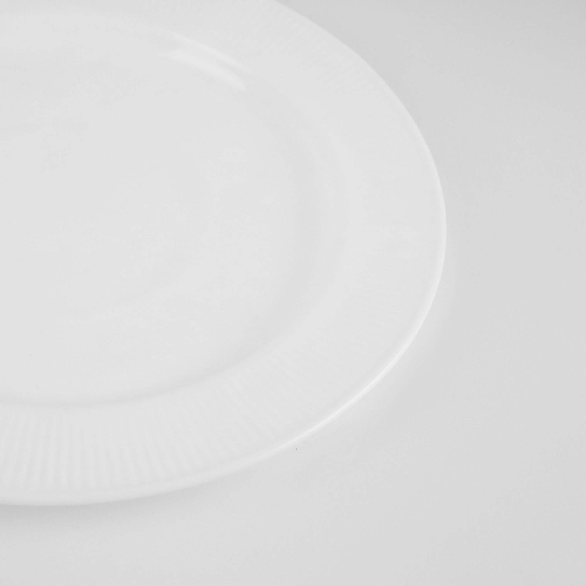 SERWIS OBIADOWY RYFLOWANY 18 EL DLA 6 OSÓB KPL TALERZY ZE ZDOBIENIEM SZKŁO