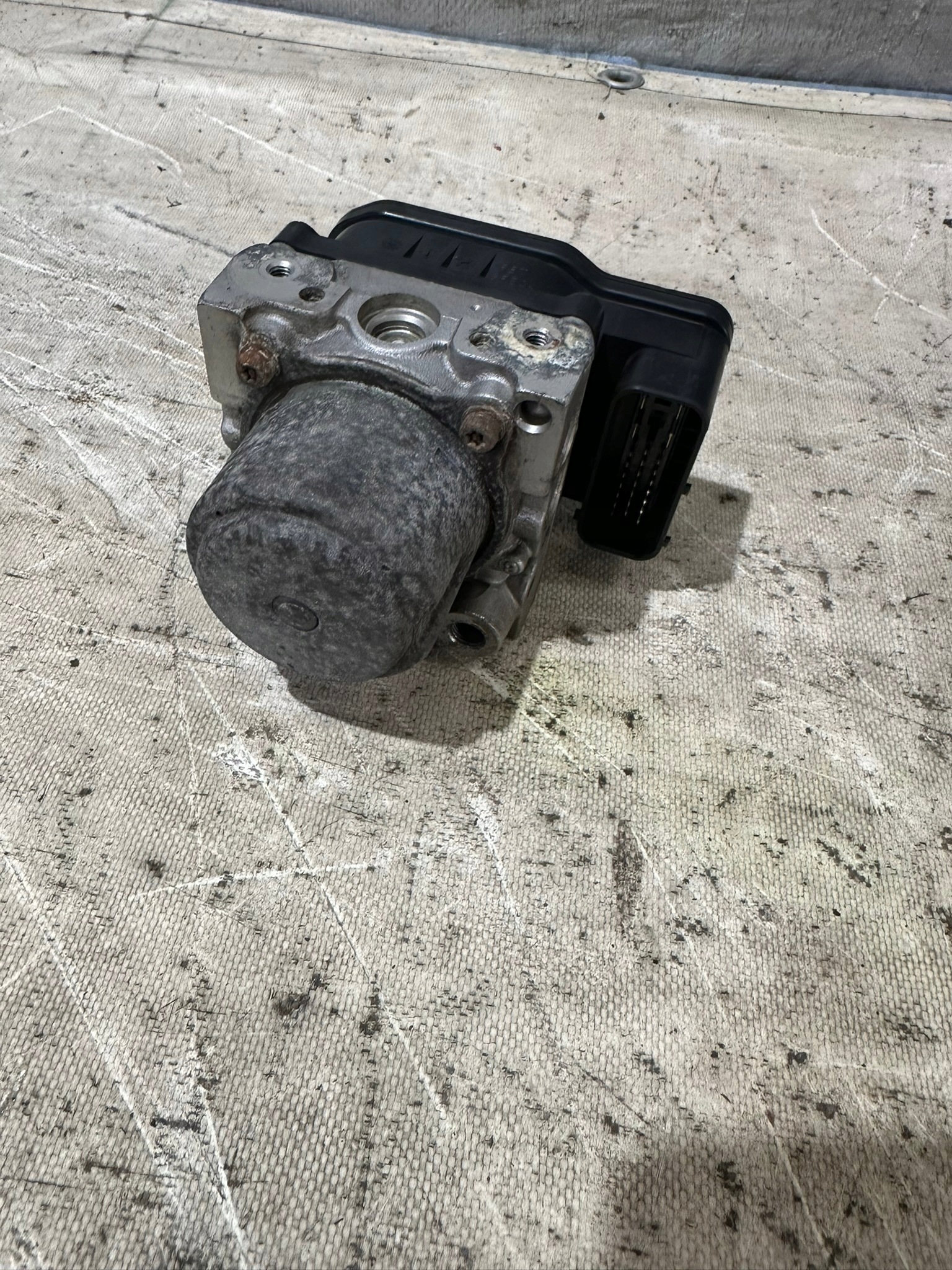 pompe ABS HONDA CIVIC VII 1.8B