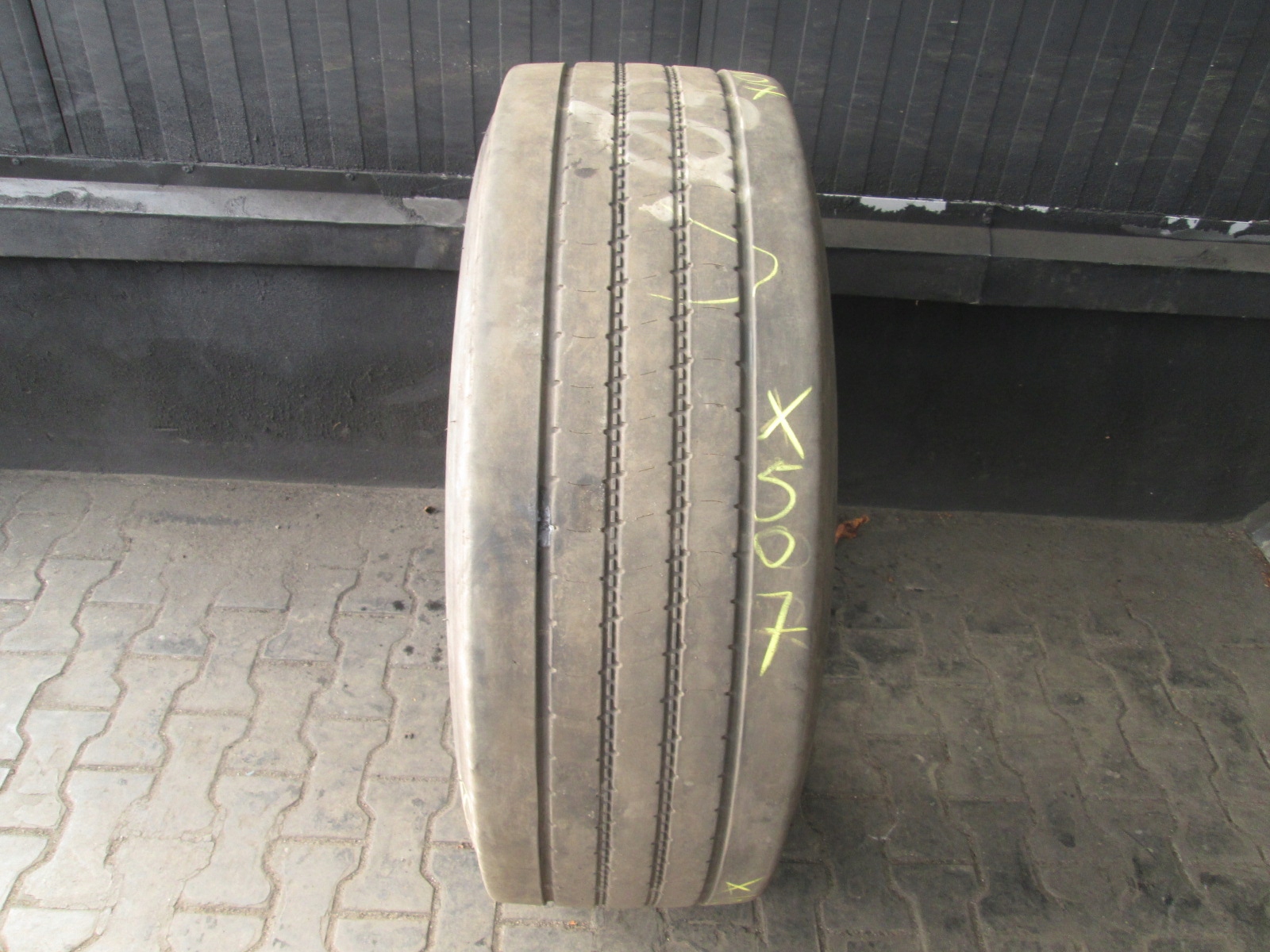 385 / 65R22,5 Falken RI151 передняя шина tir