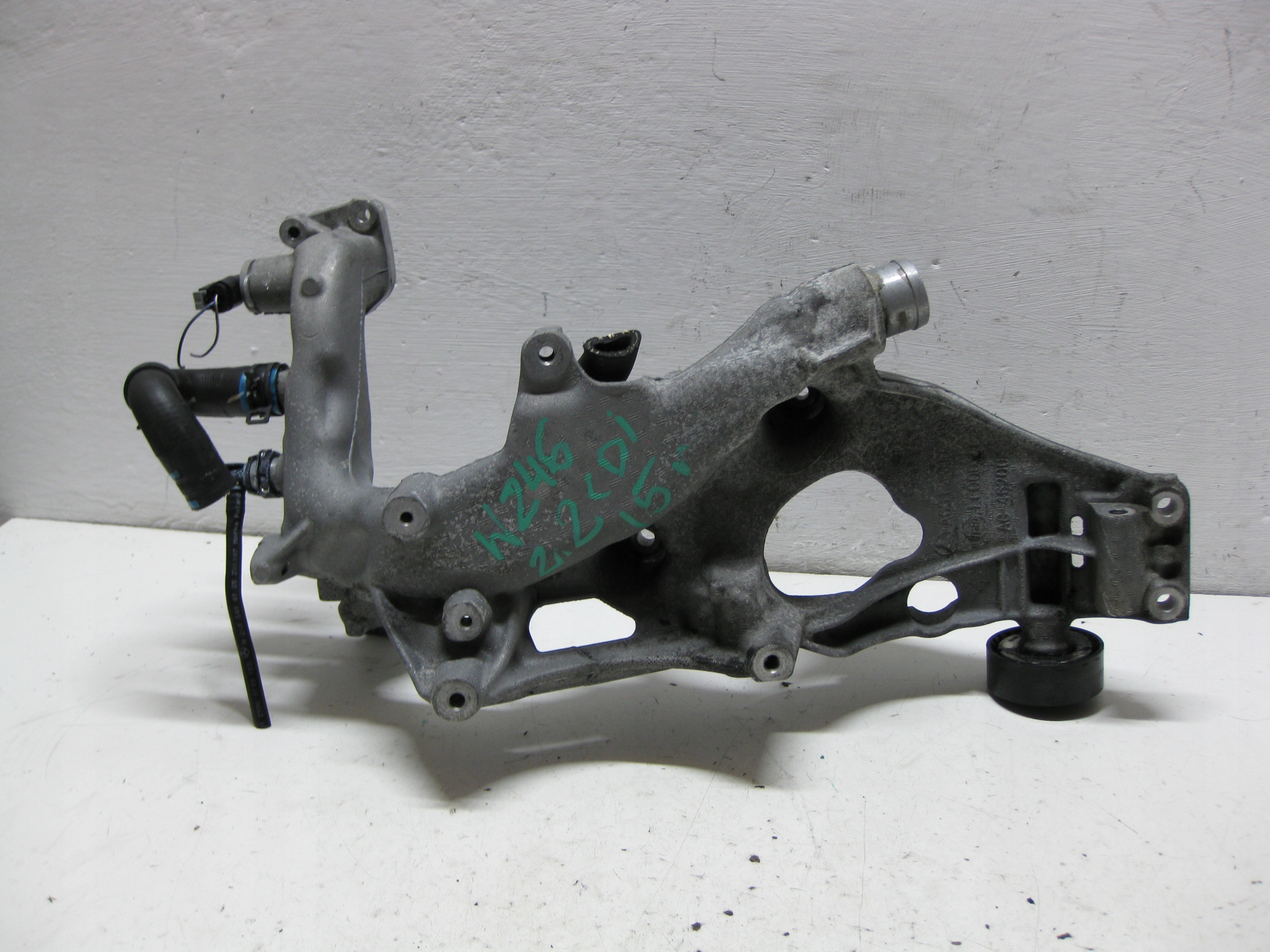 MERCEDES W246 2.2 CDI 14R Support Support plaque Moteur A6512011709