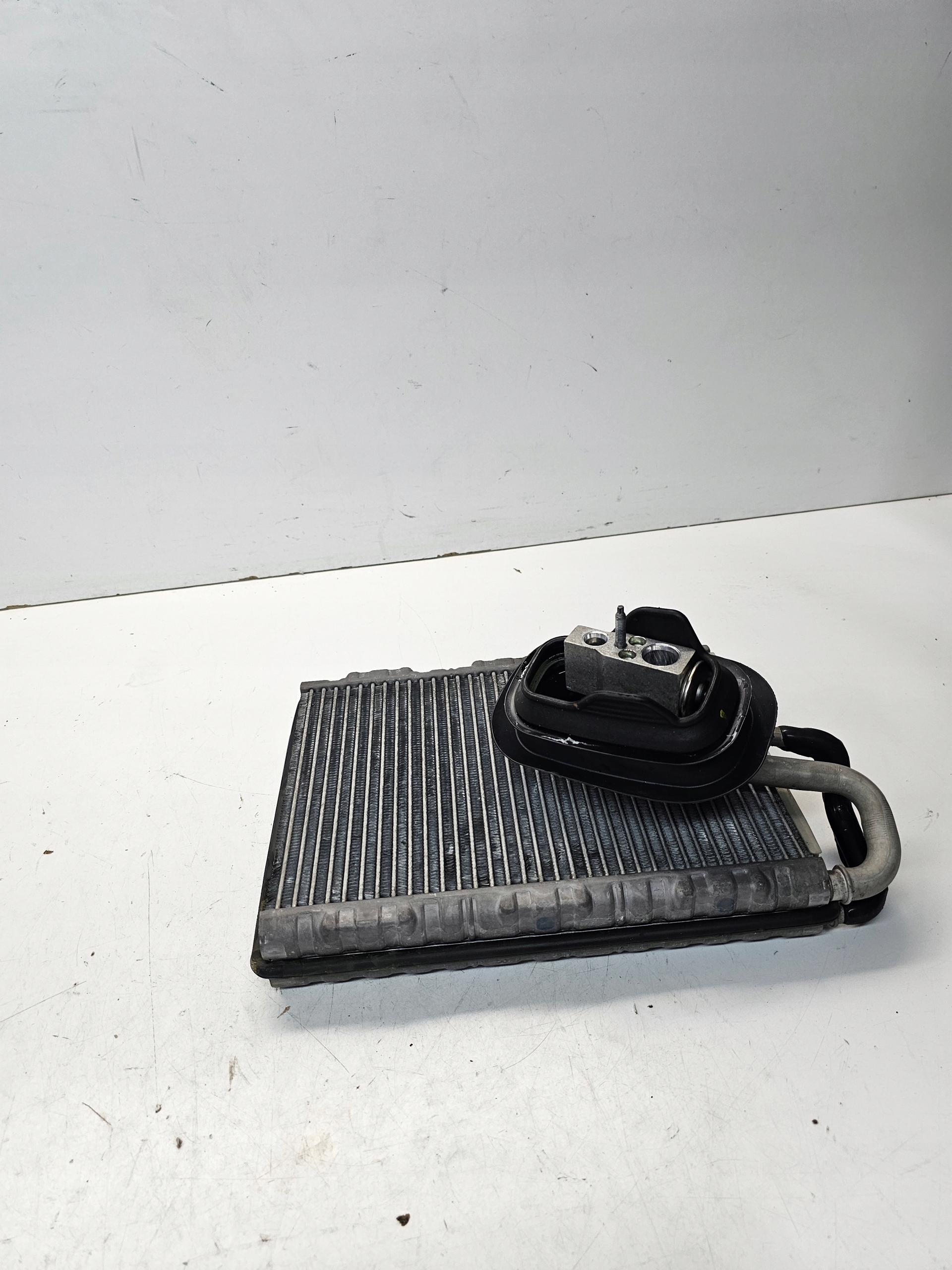 heater WYMIENNIK CIEPLA AUDI A4 B9 A5 8W GG471002