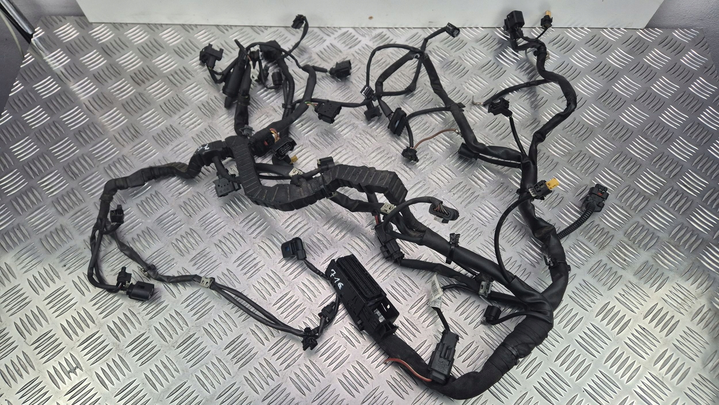 bundle of the engine Mercedes E250 CGI W212 A2711501820 M271.860