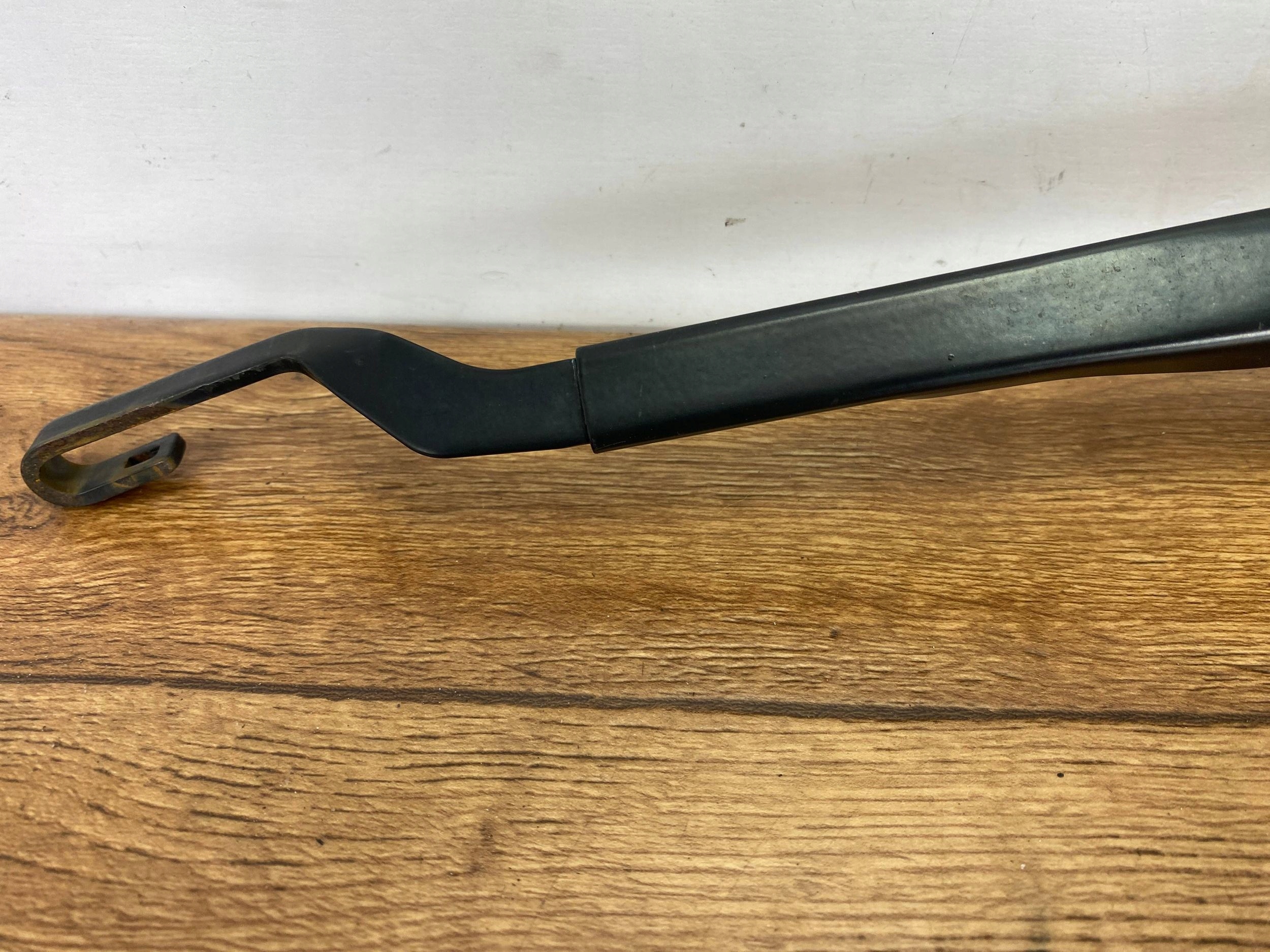 wiper arm windows Dodge Charger 2015+