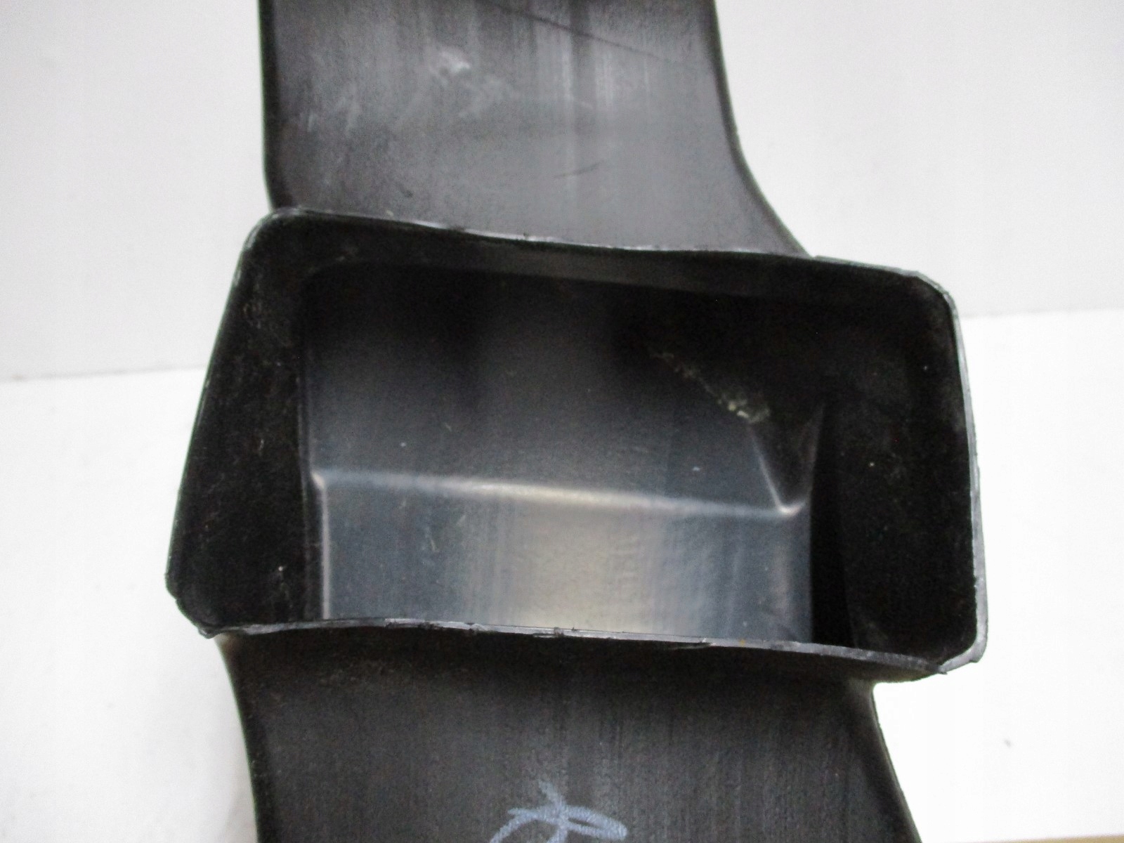 intake air TESLA X 1057205-00-A