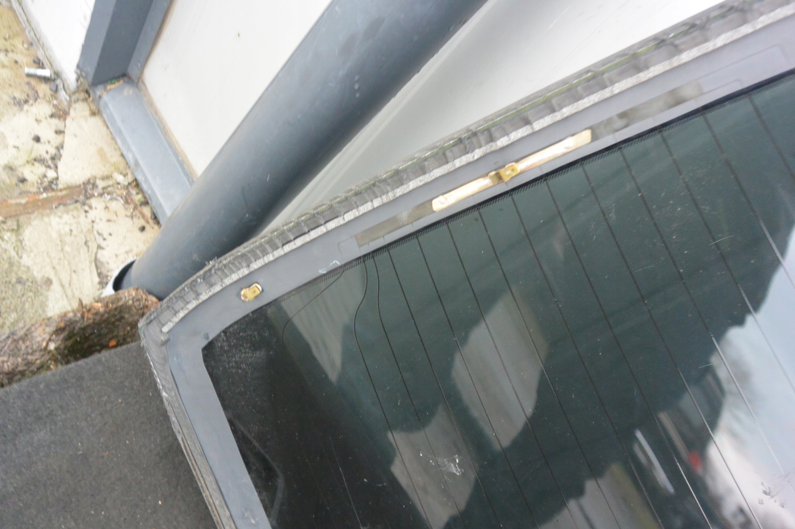 window rear part rear original NISSAN MAXIMA QX A33