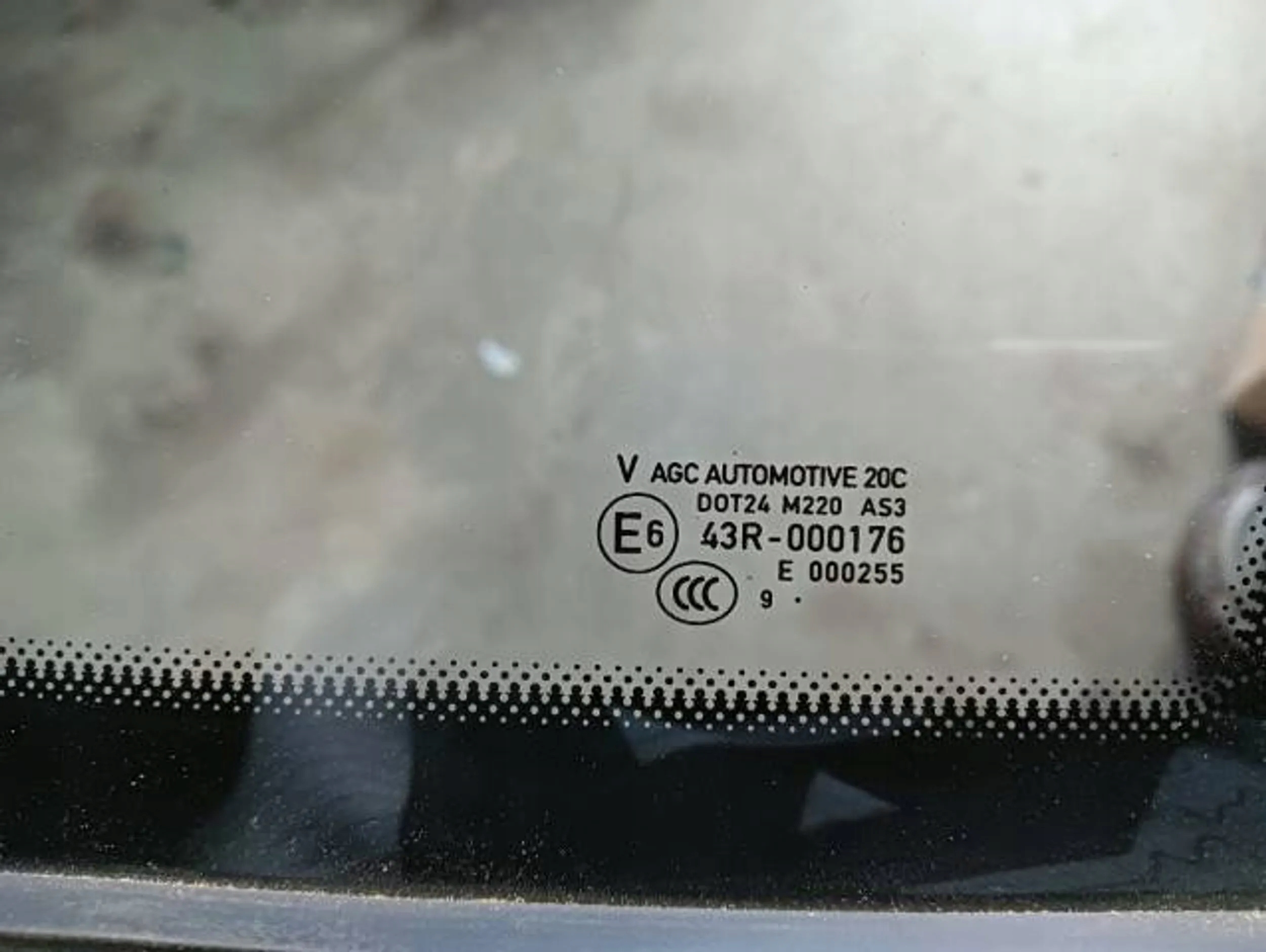 PORSCHE CAYENNE SZYBA KAROSERYJNA PRAWY TYŁ Producent części Porsche OE