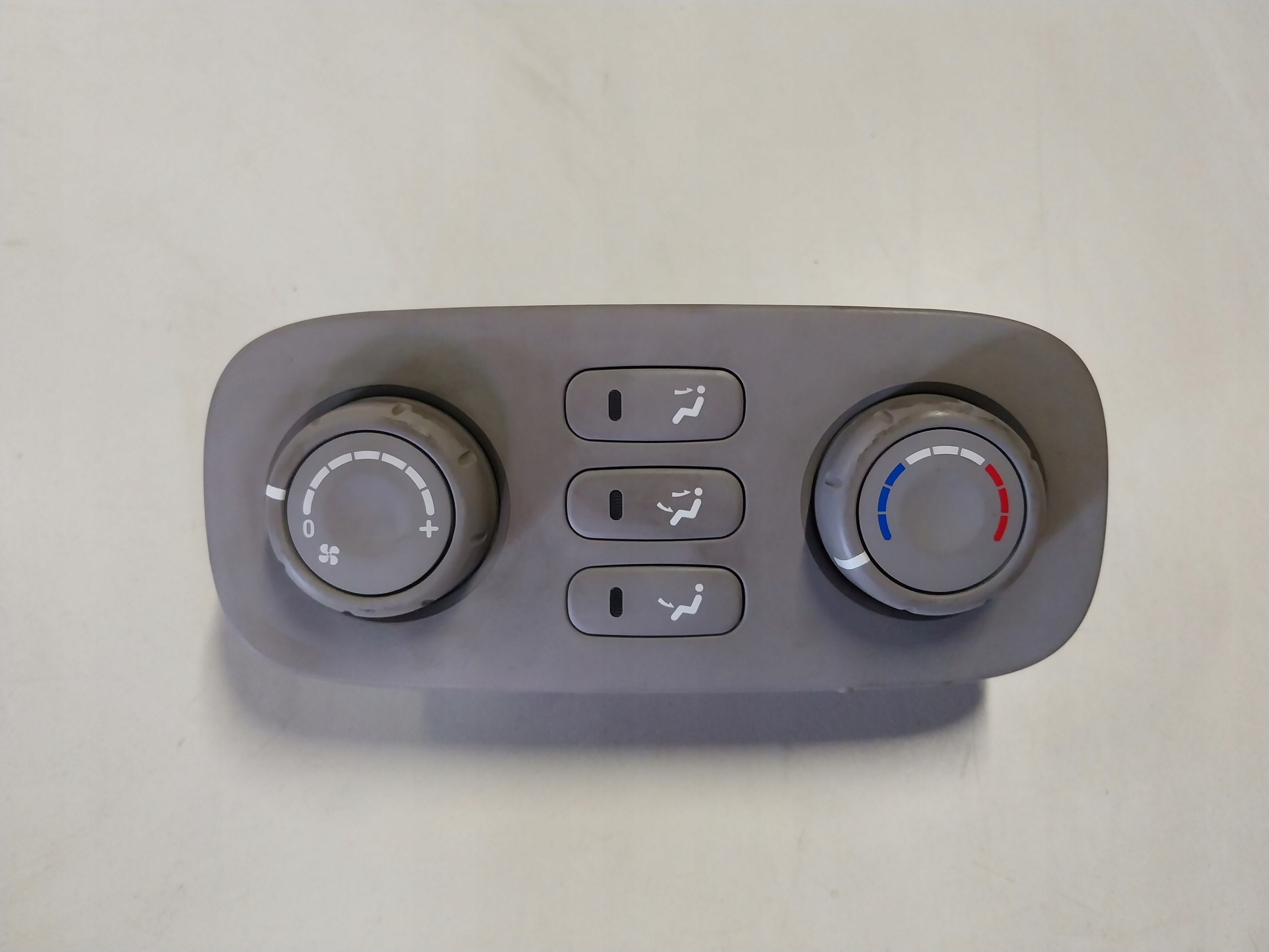 switch air conditioning devices KIA CARNIVAL II 97340-4DXXX