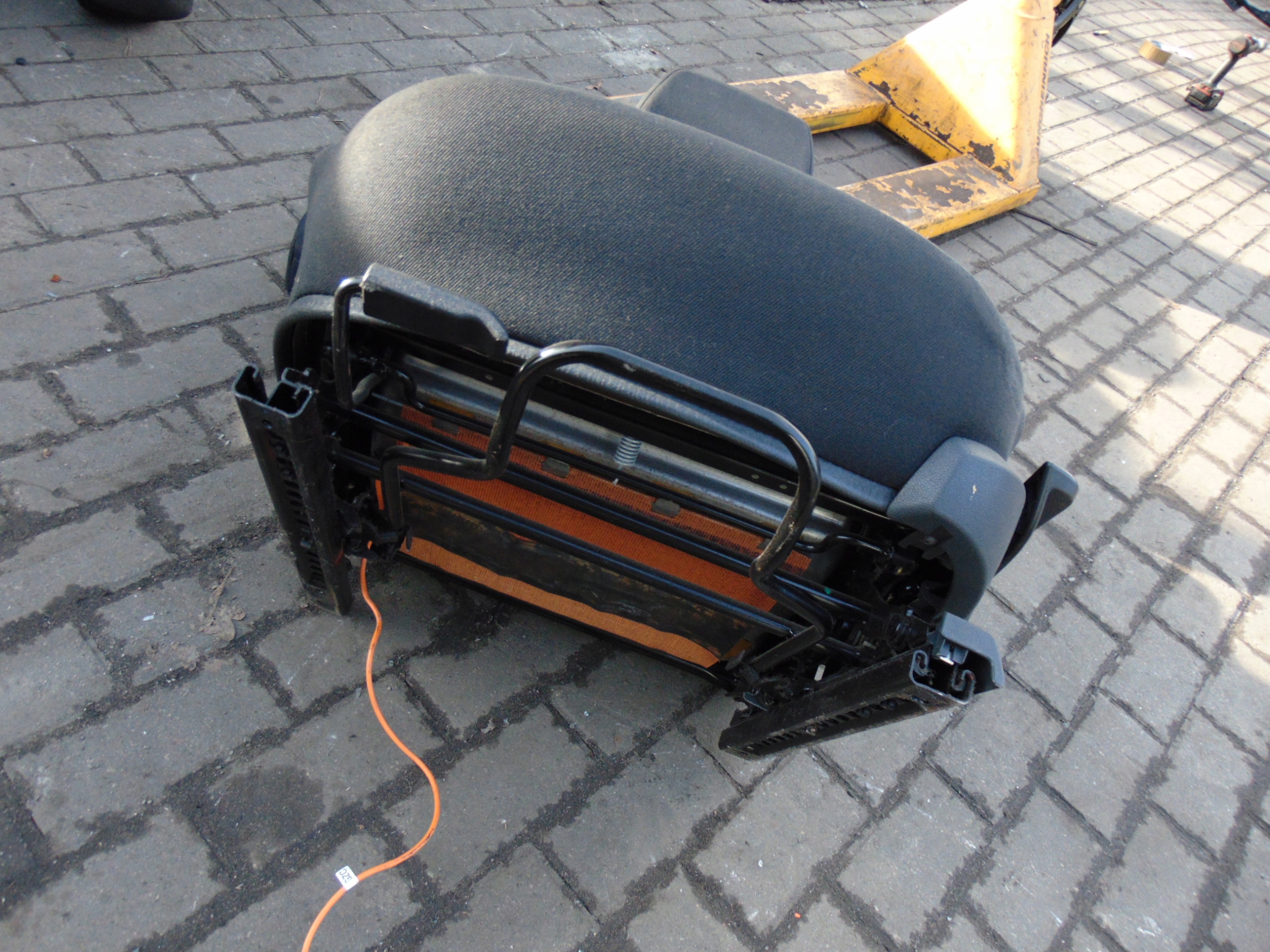 кресло левый с opel Zafira II b европа