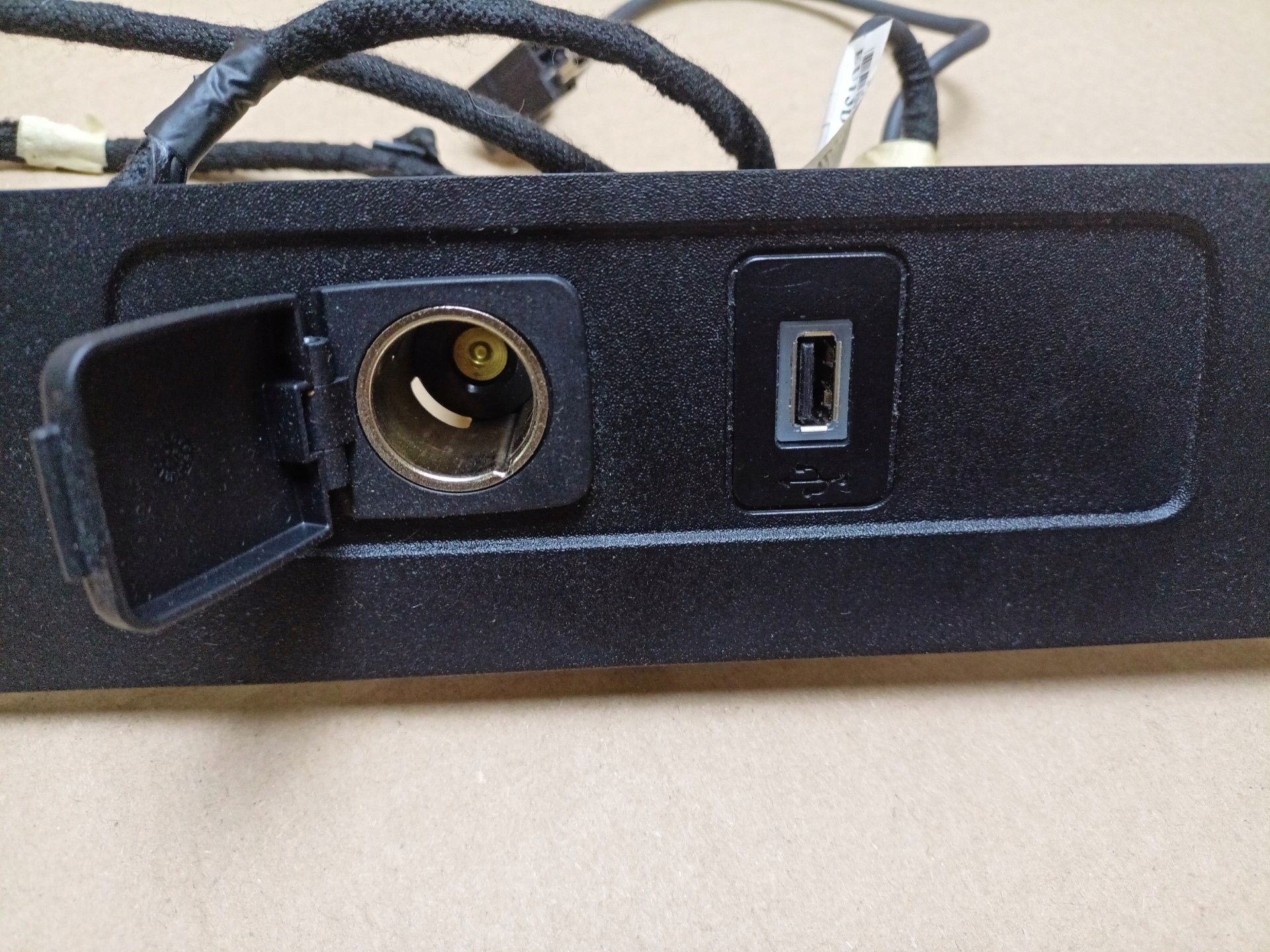 Module AUX USB Ford Escape 3 C520 facelift 2017 GJ5T-14D202-CB