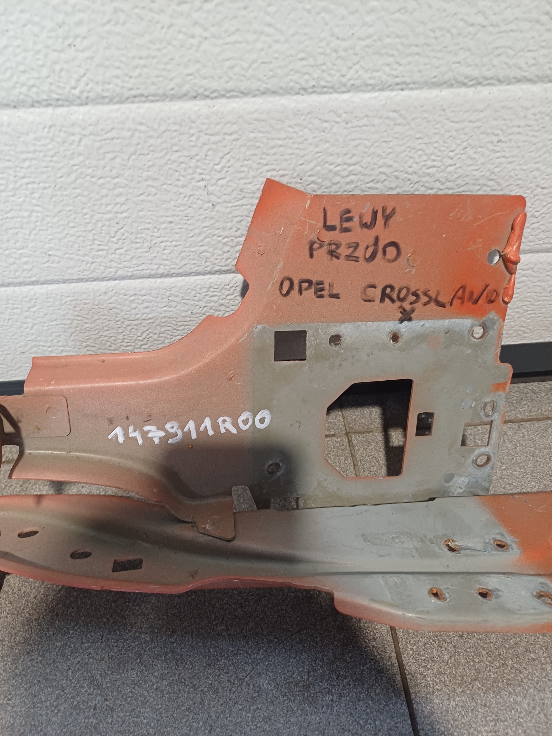 console supports left front front OPEL CROSSLAND 147911R00