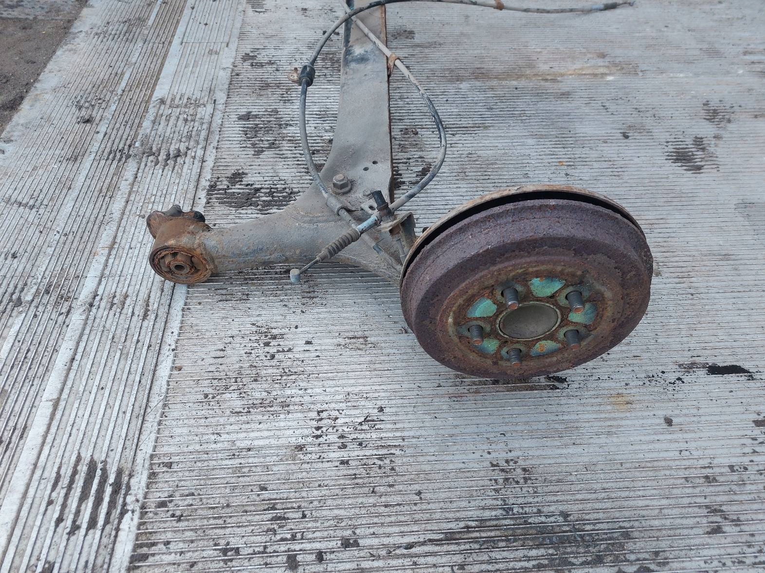 sider axis springing rear part TOYOTA COROLLA E12 LIFT sedan
